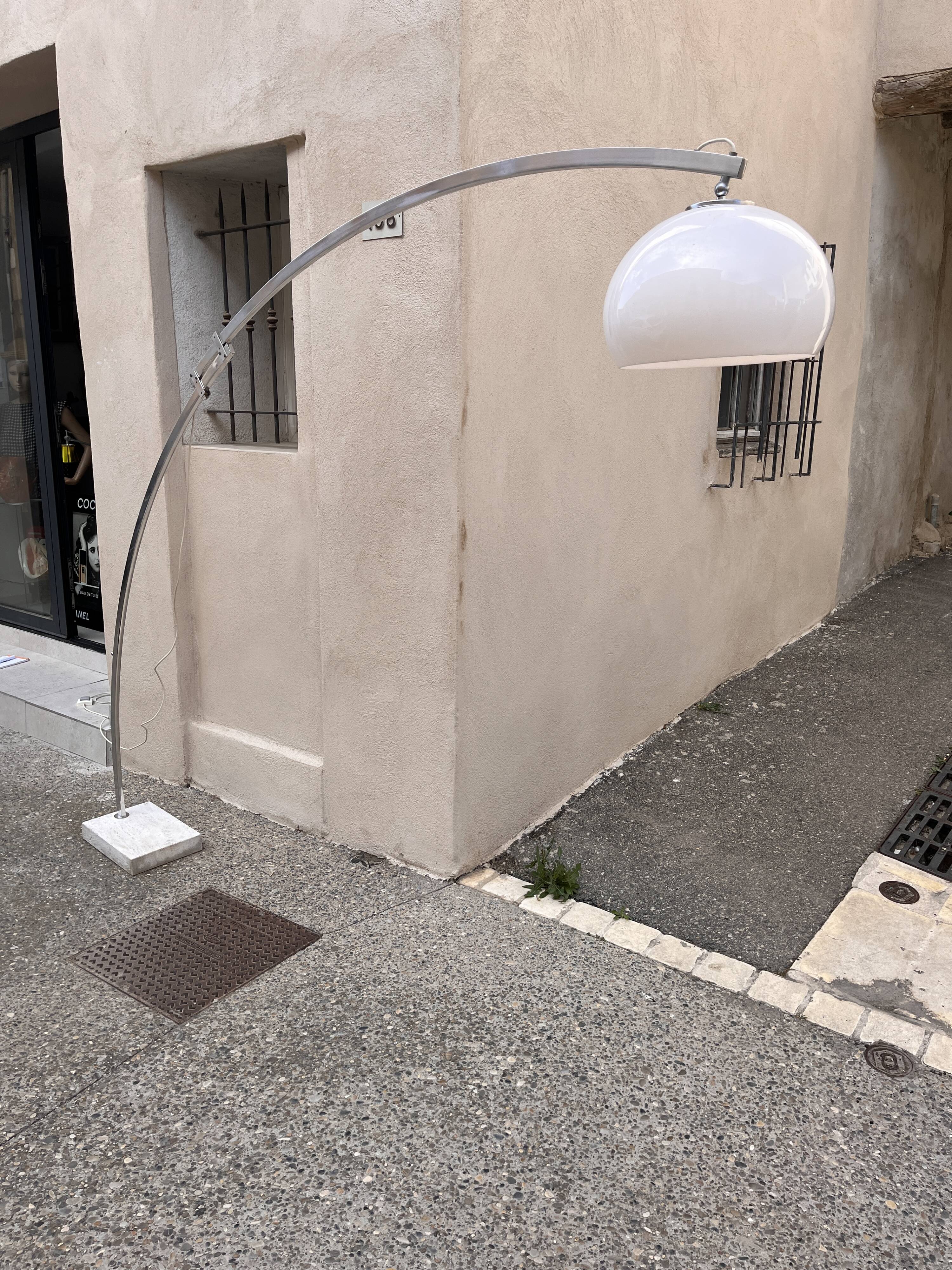 arc floor lamp 1970s design