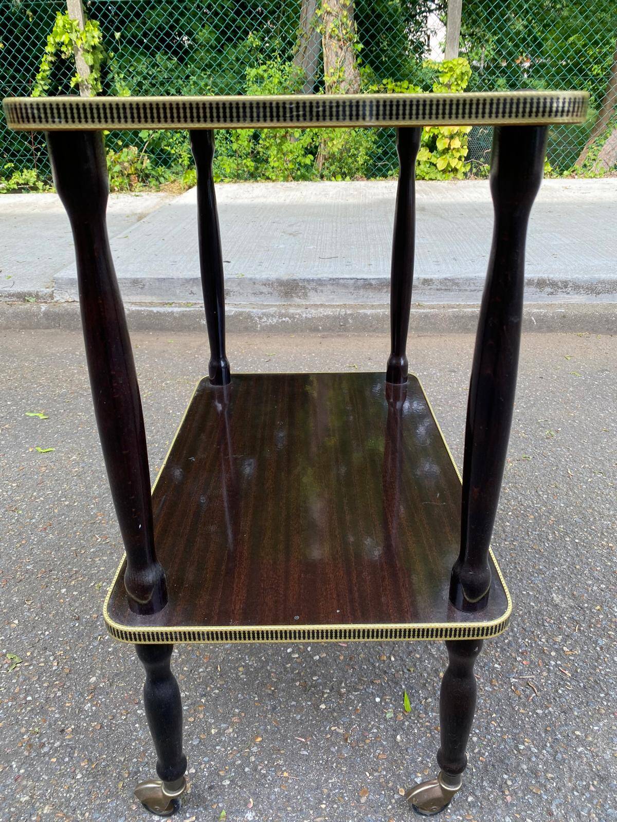Desserte vintage palissandre double plateau doré sur roulettes 71cm
