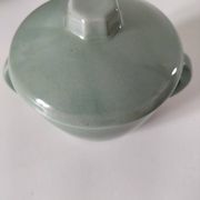 Covered sugar bowl in celadon ceramic – modernist lines