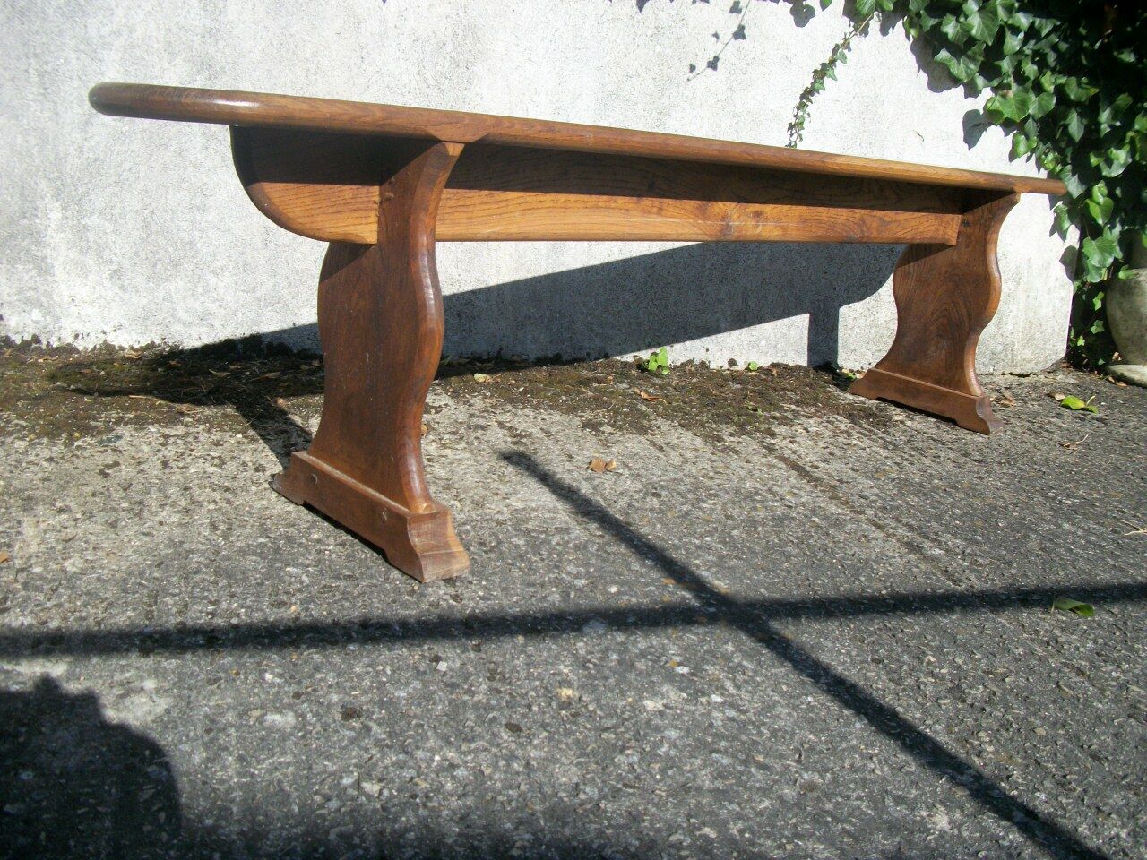Bench in oak