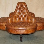Heritage leather Chesterfield sofa, four-seater, Tête-à-Tête model.
