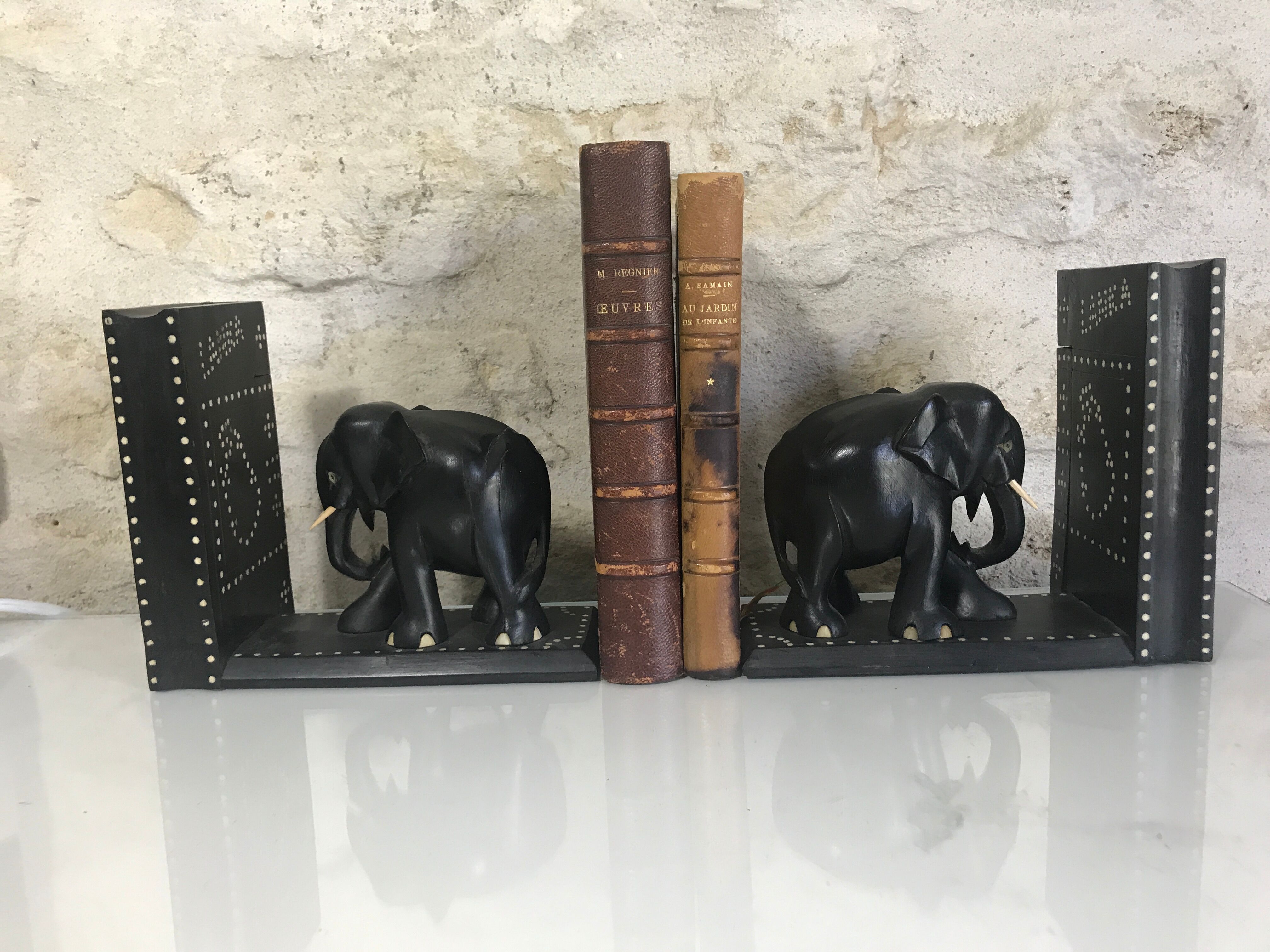 Serre-Livres éléphants en bois noirci vers 1930