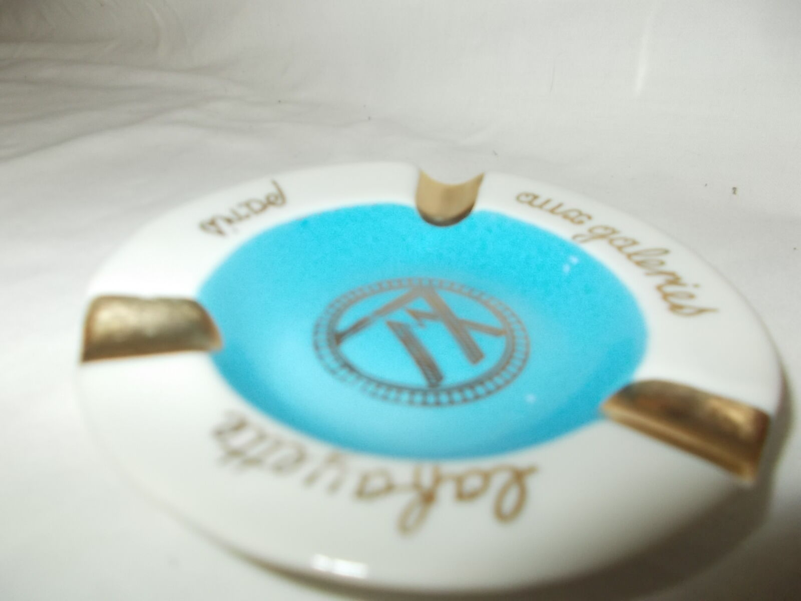 Galeries lafayette advertising ashtray