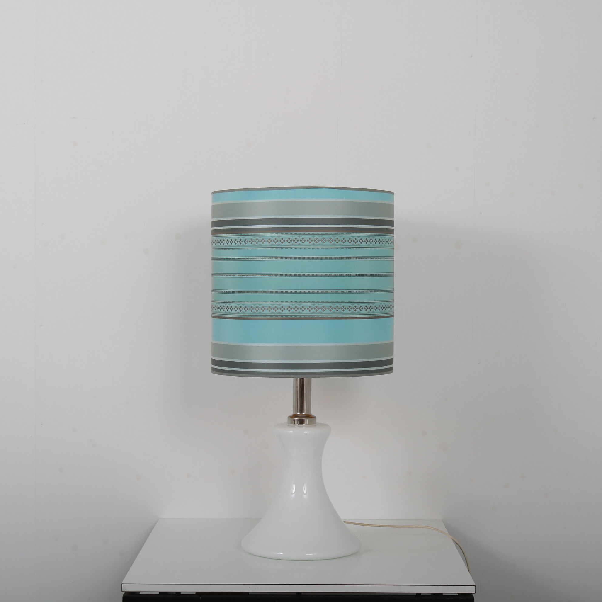 Lamp designed by Ingo Maurer, manufactured by M-Design in Germany