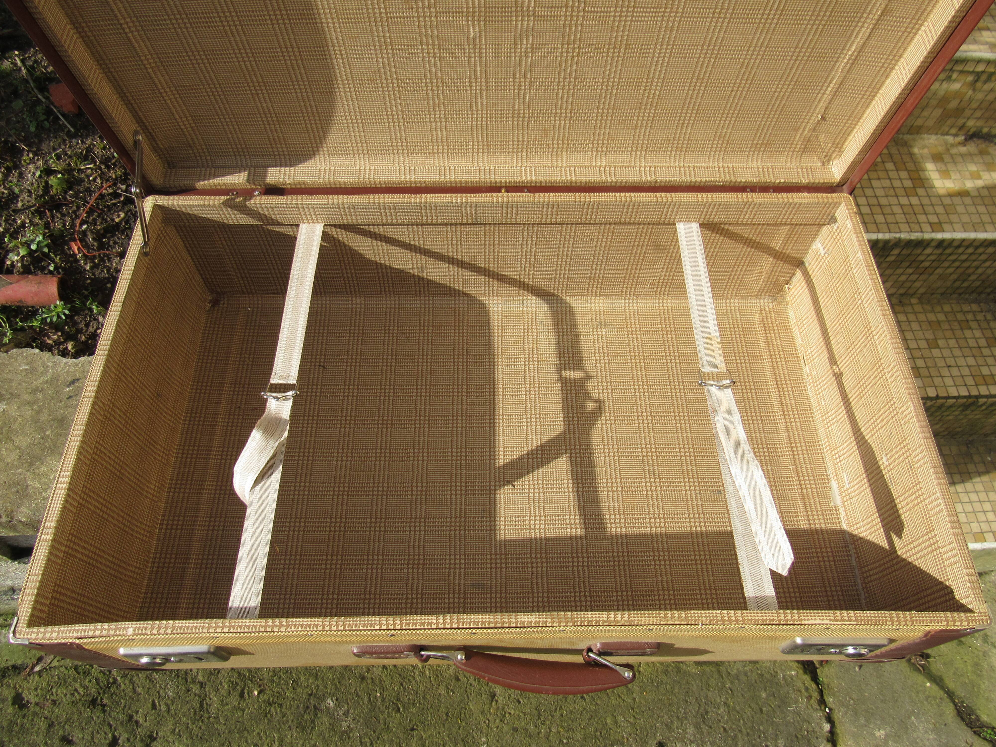 Cardboard suitcase years 40