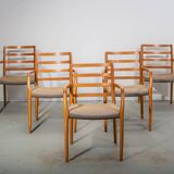 Fauteuils JL Moller modèle 68 en chêne avec tissu d'origine. Fabriqués au Danemark vers 1990.