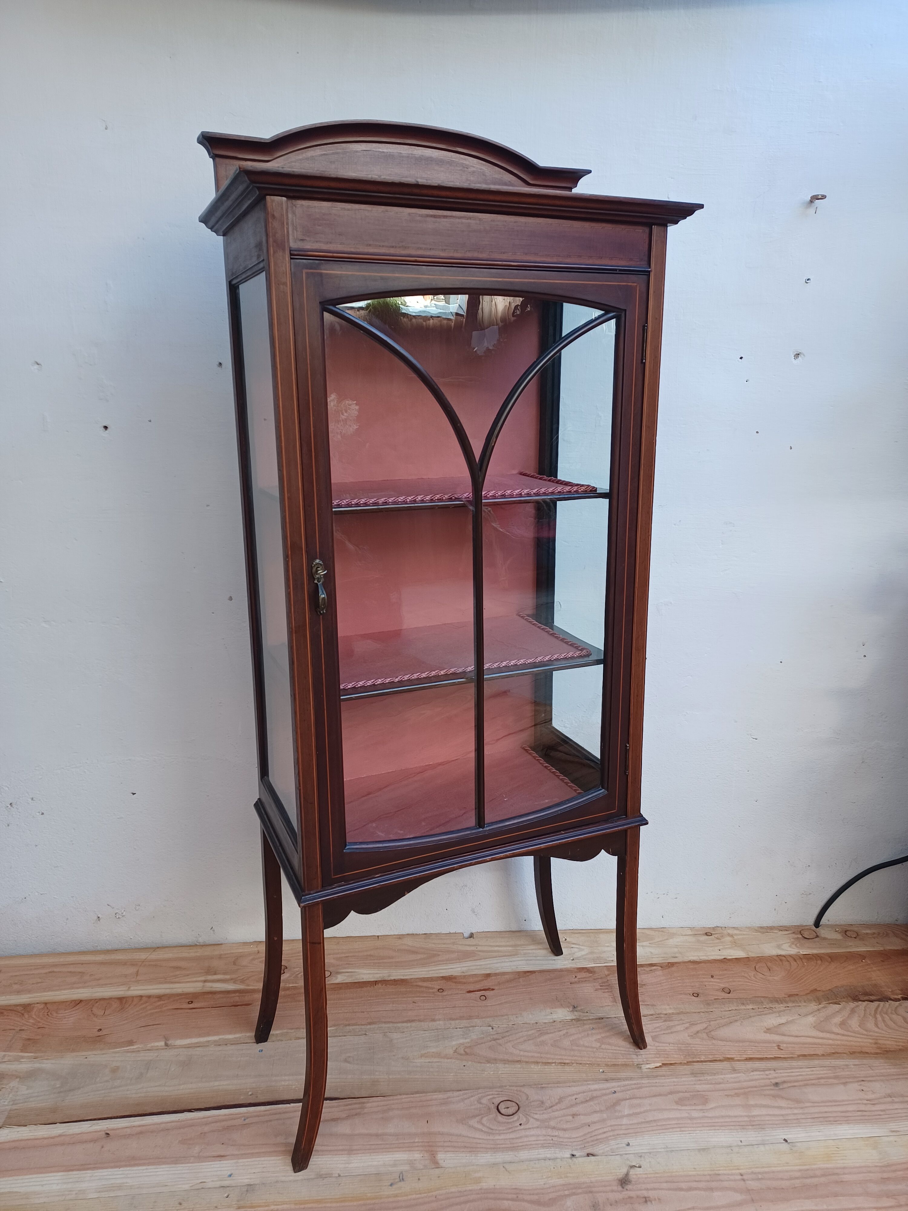 English showcase, late 19th