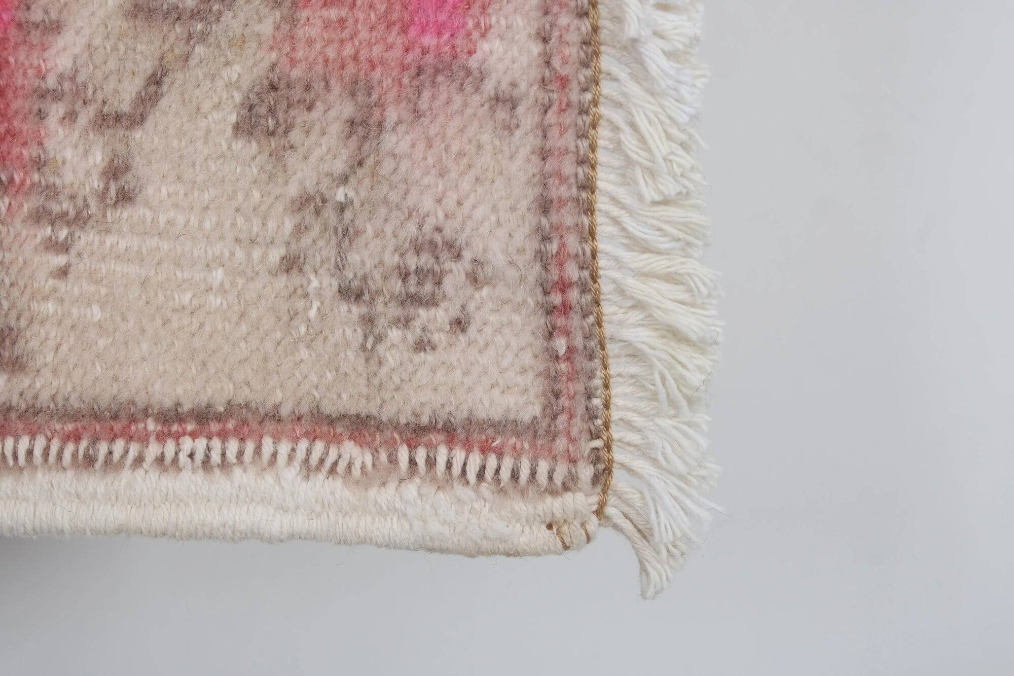 Vintage Turkish handmade rug 139x214 cm