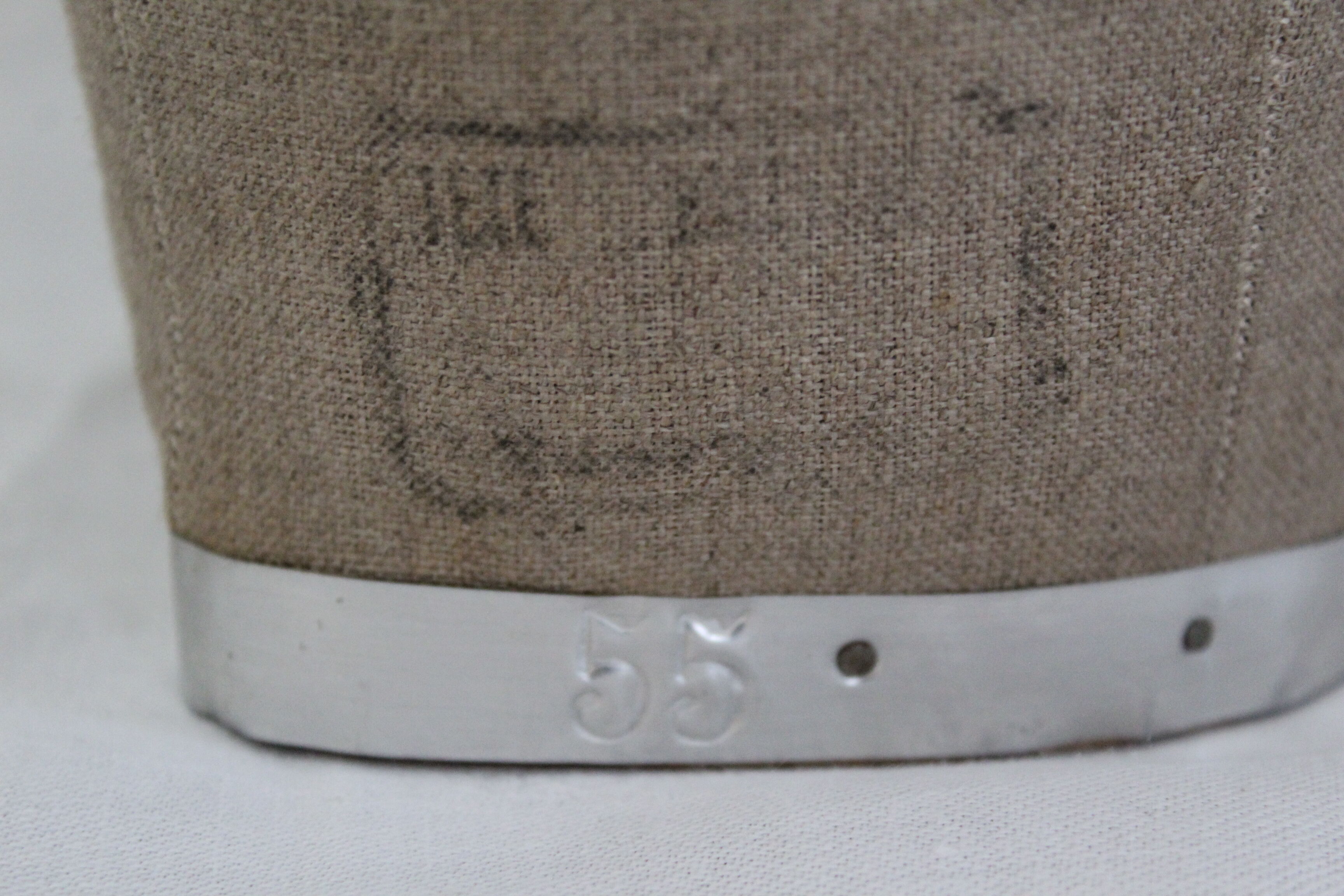 Marotte en lin, accessoire de modiste