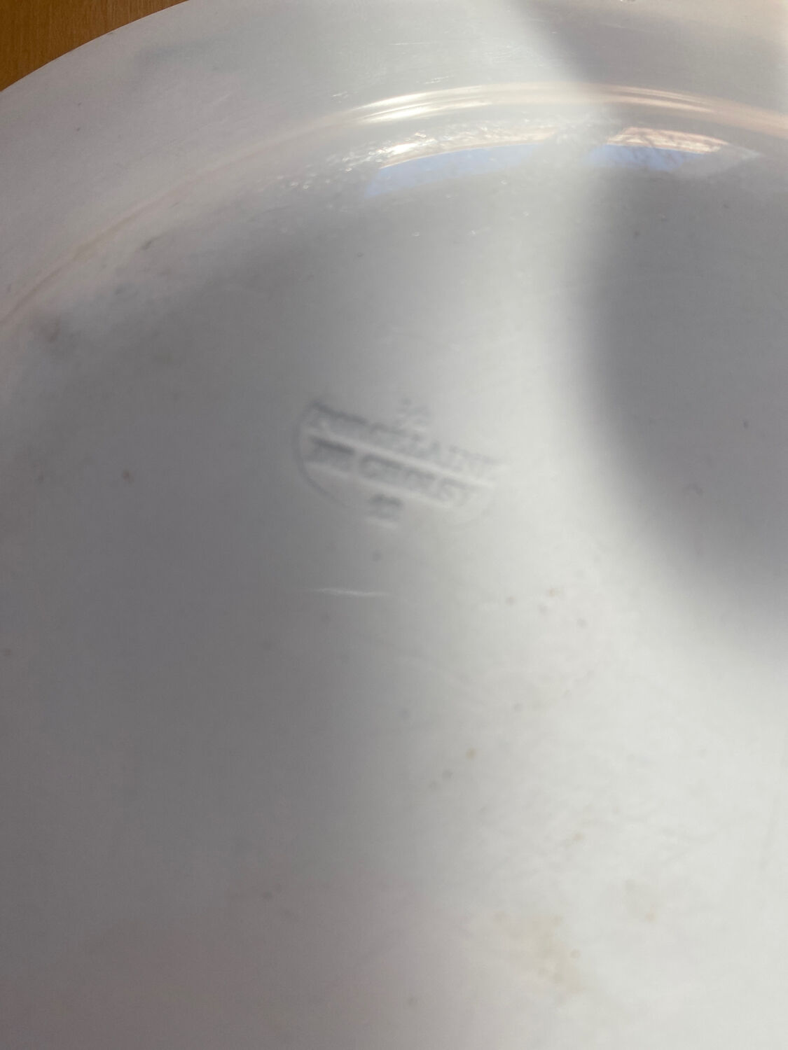 Choisy le roi - rare pair of polychrome rebus plates