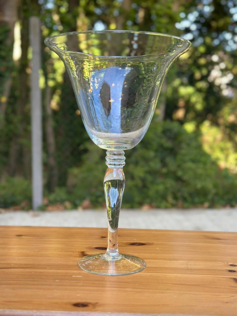 Large vase on a giant pedestal in transparent glass — Chalice style / Medic