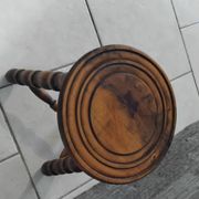 Ancien petit tabouret tripode bois massif vintage ferme