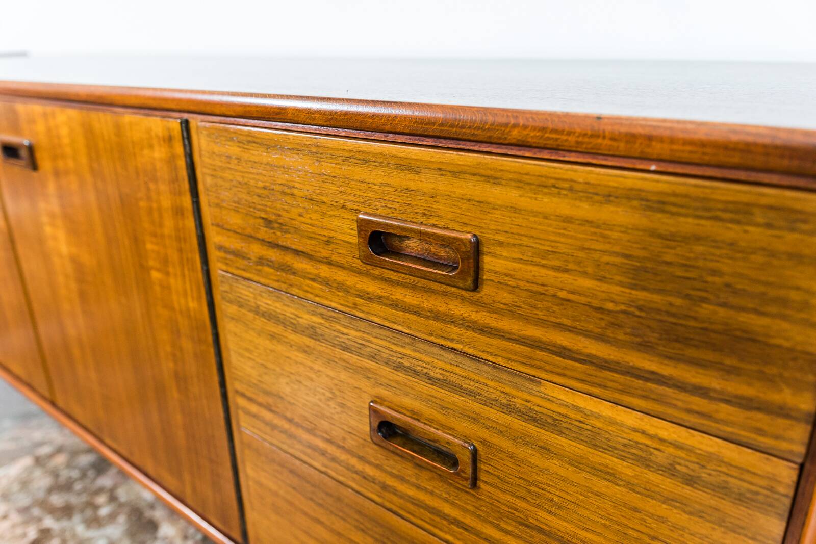 Buffet en noyer vintage par Bfm, années 1960, Pologne