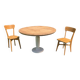 Table ronde et deux chaises