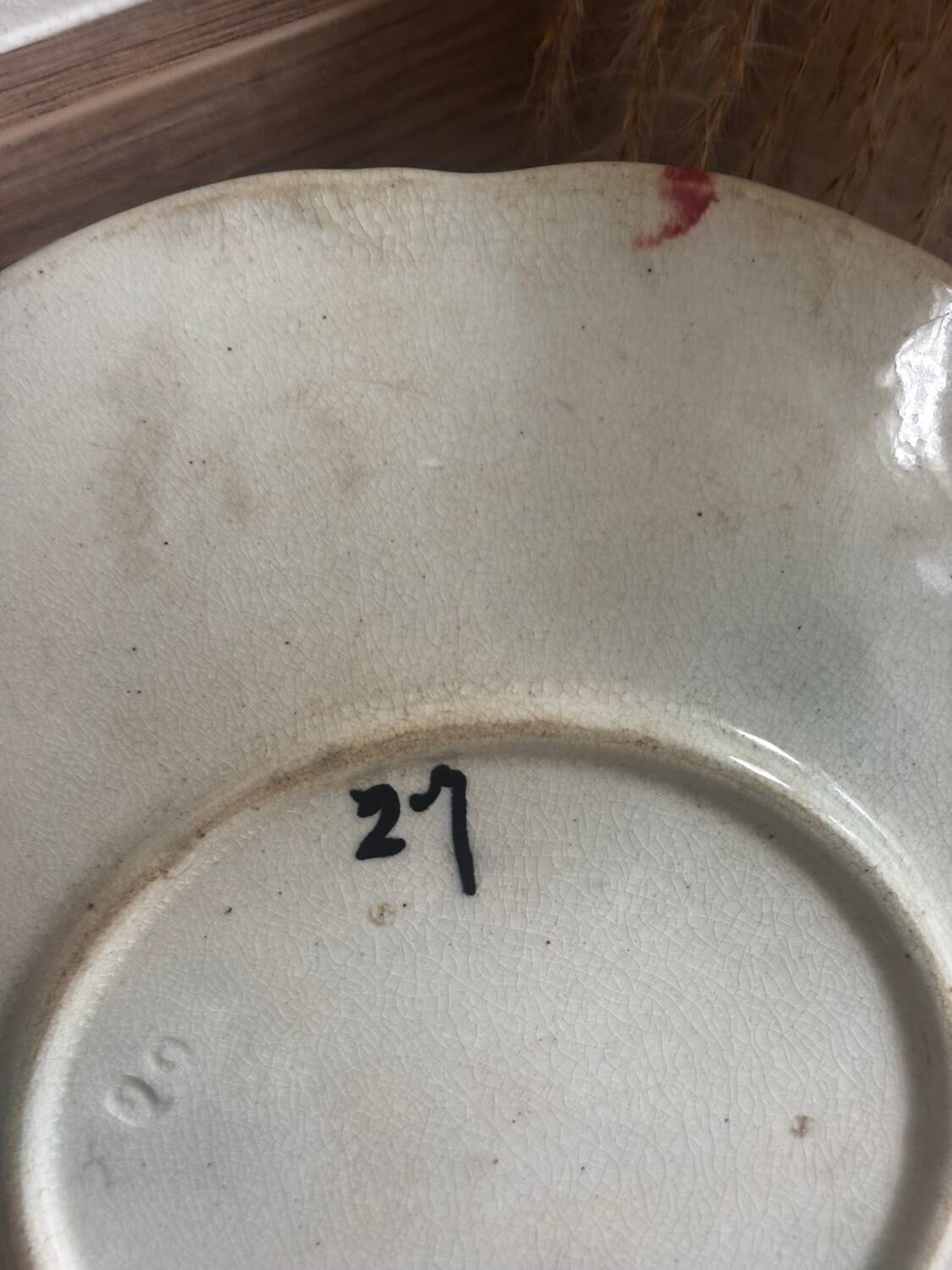 Ancienne assiette barbotine 3 fleurs art déco