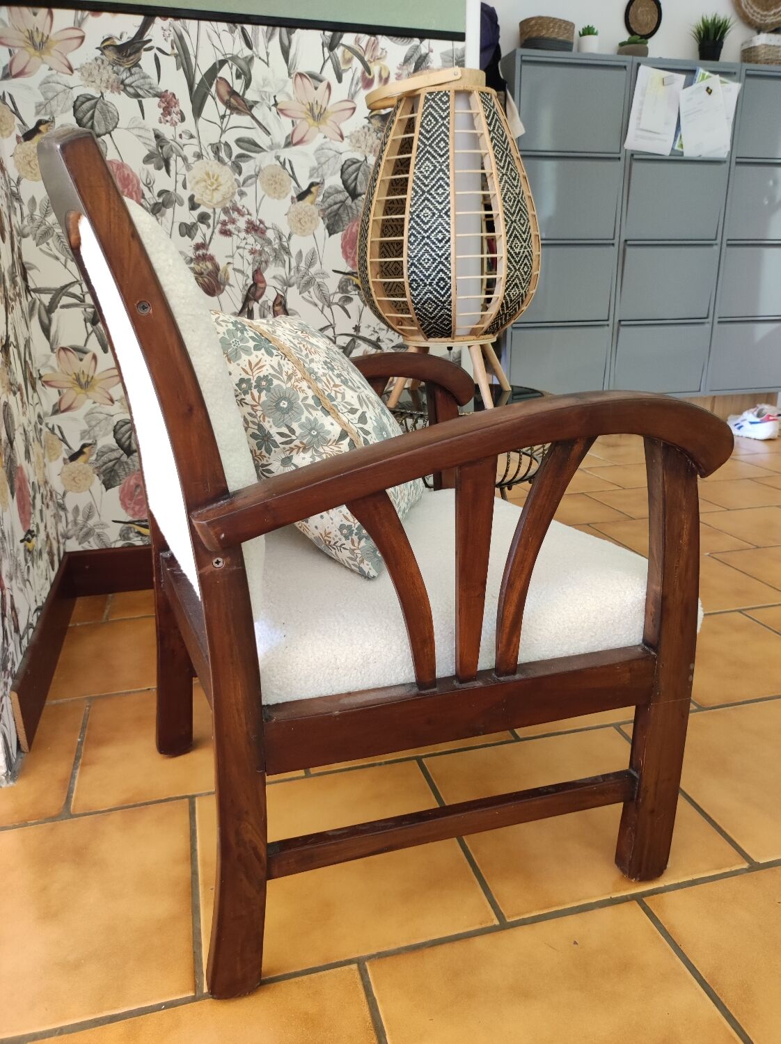 Colonial armchair