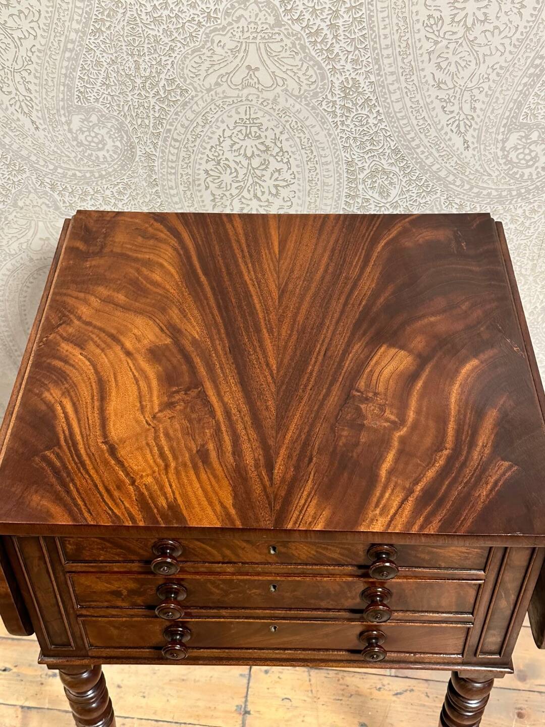 Antique pembroke table