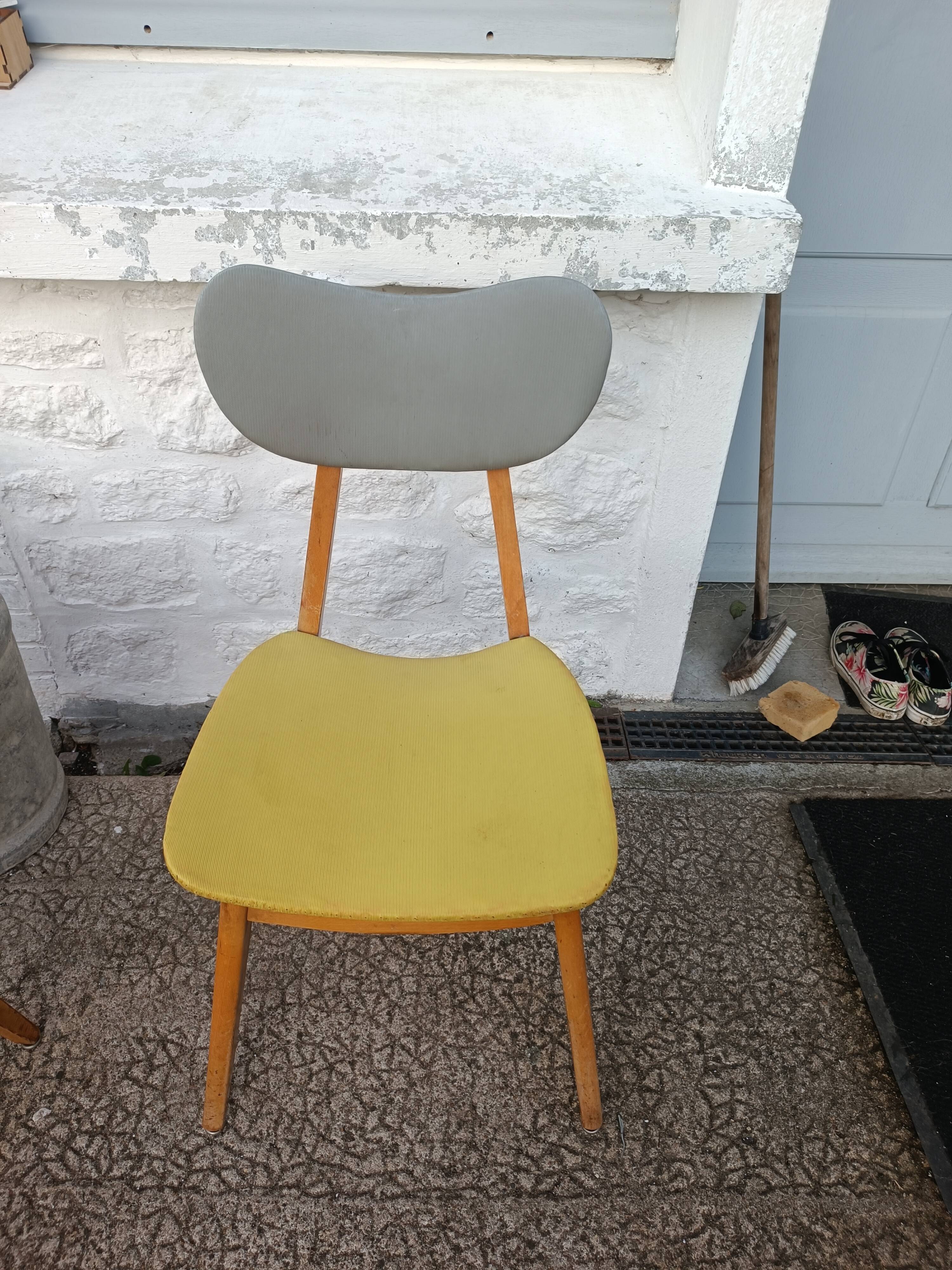 Set of 6 compass leg chairs – colored seats