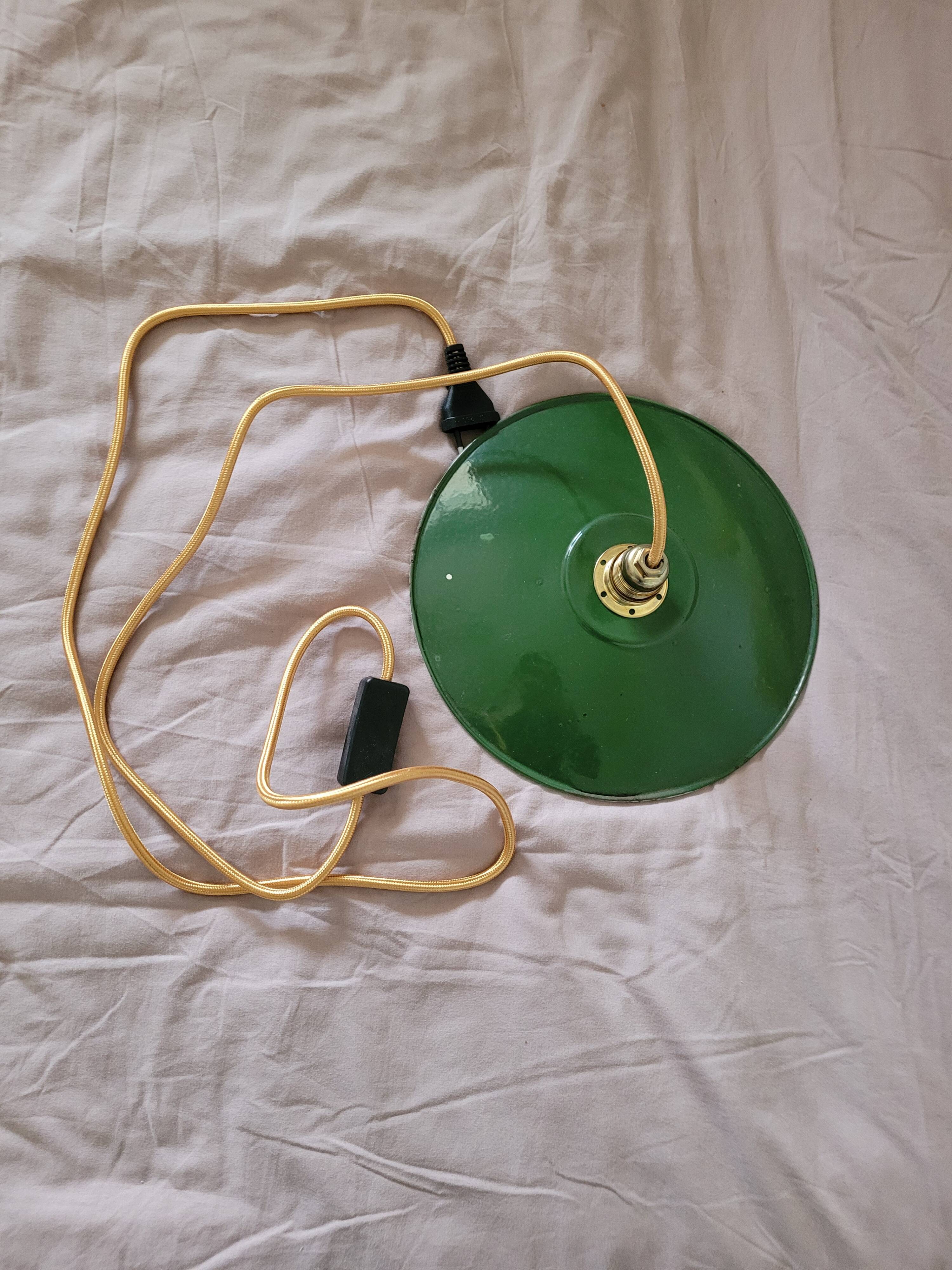 Lampshade in enamelled sheet metal