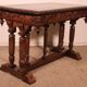 Table de milieu d'époque Renaissance en noyer