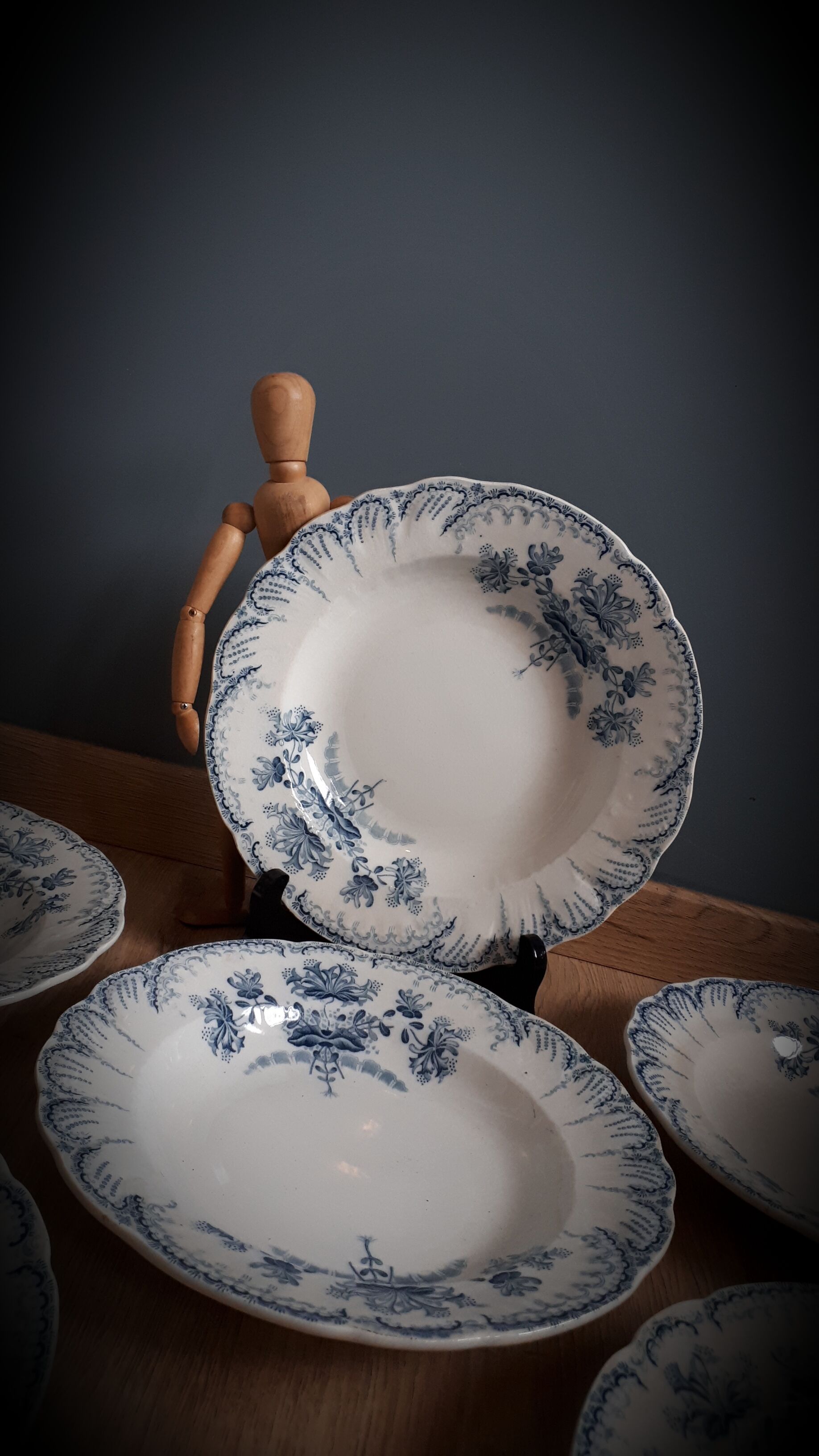 Set 6 hollow plates regency