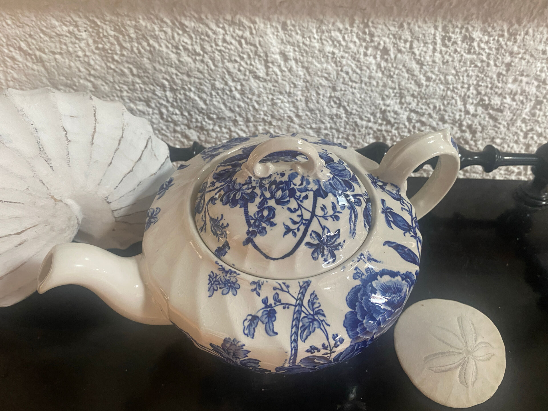 Théière en ironstone Royal Crownford Burleigh