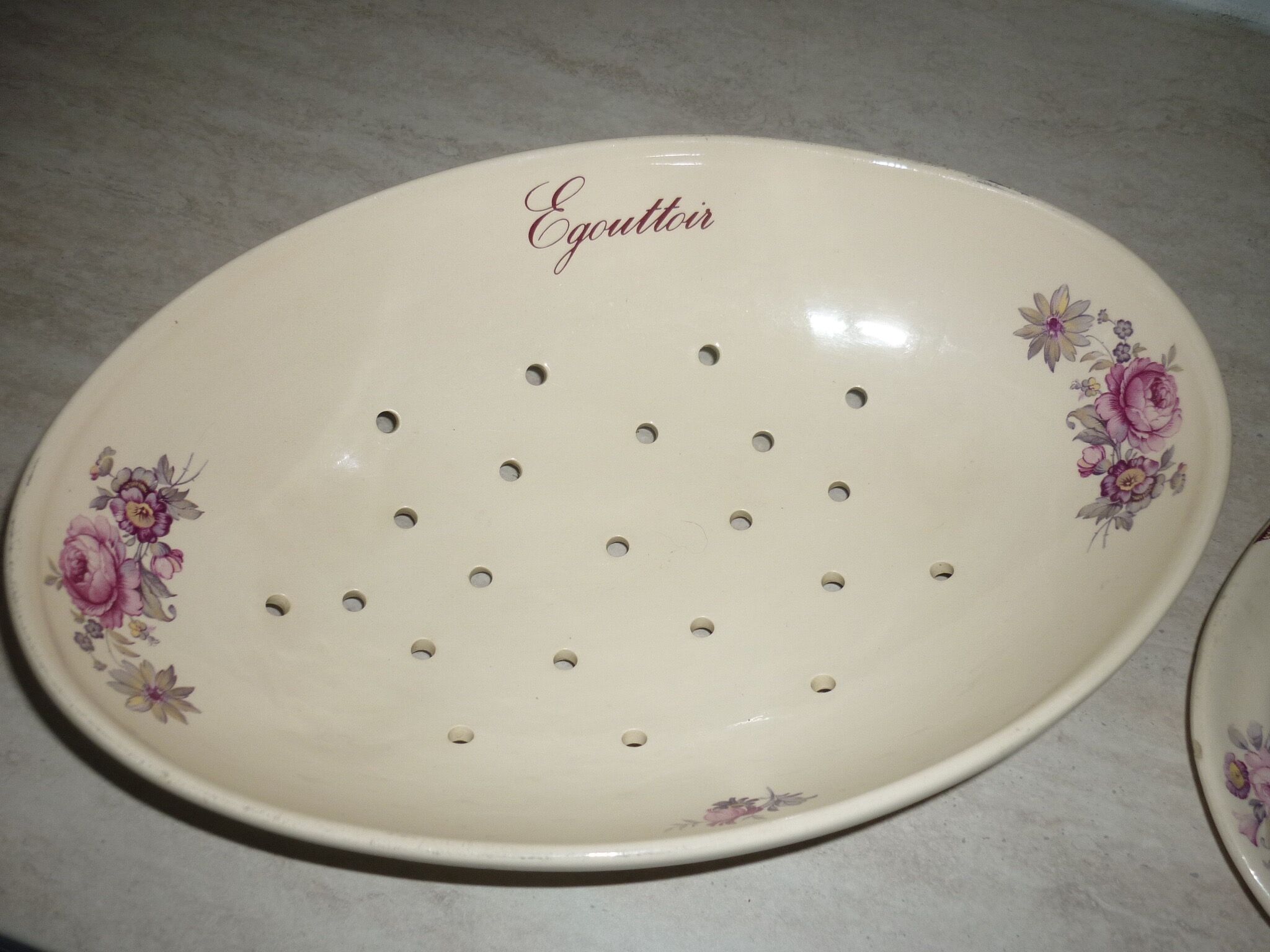 Asparagus drainer on tray