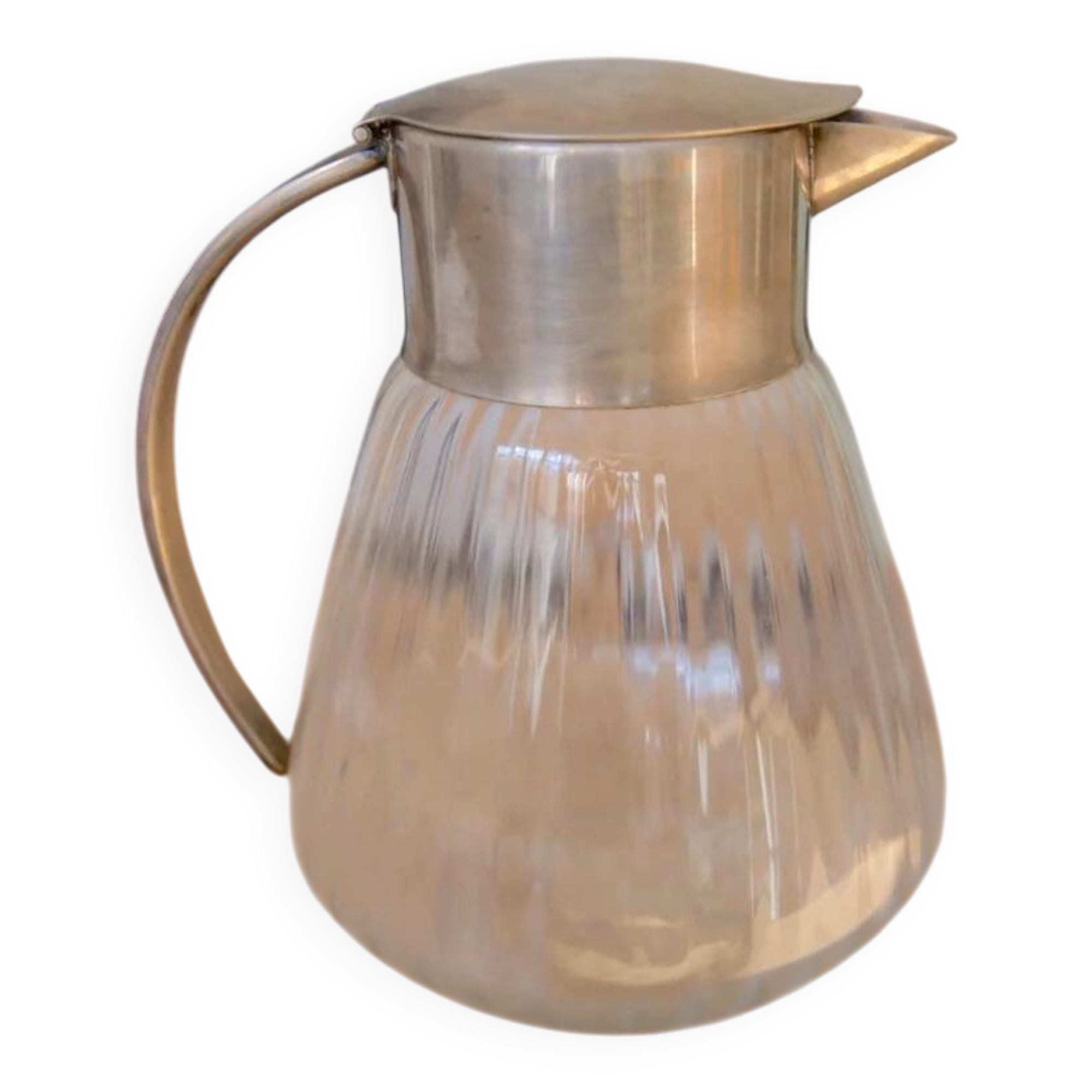 Glass and metal carafe of over 2 litres