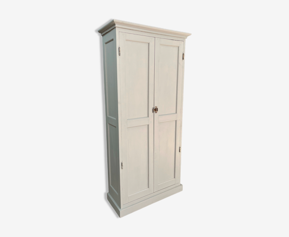 Armoire parisienne en bois peint