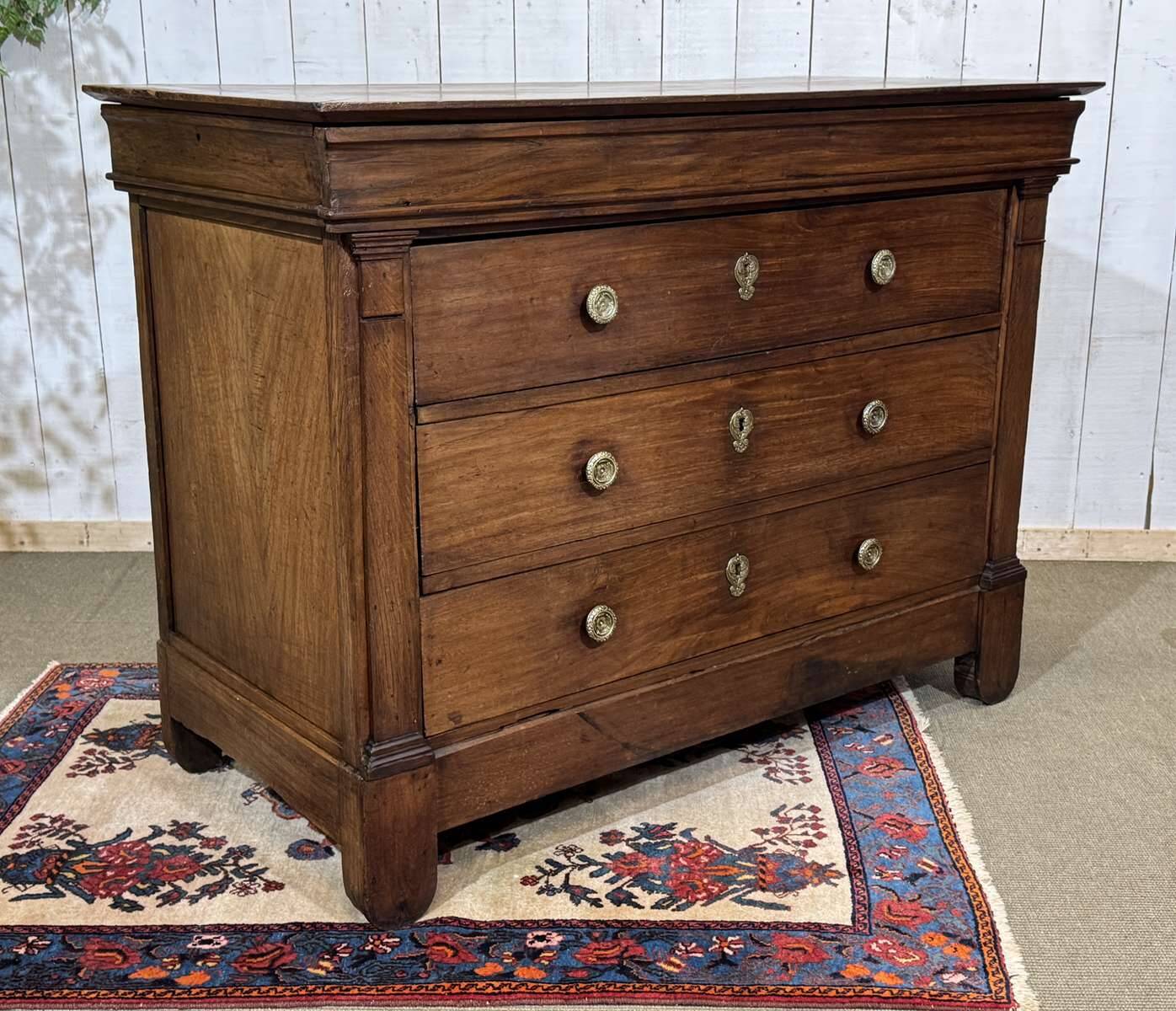 Commode Restauration 19ème en châtaigner