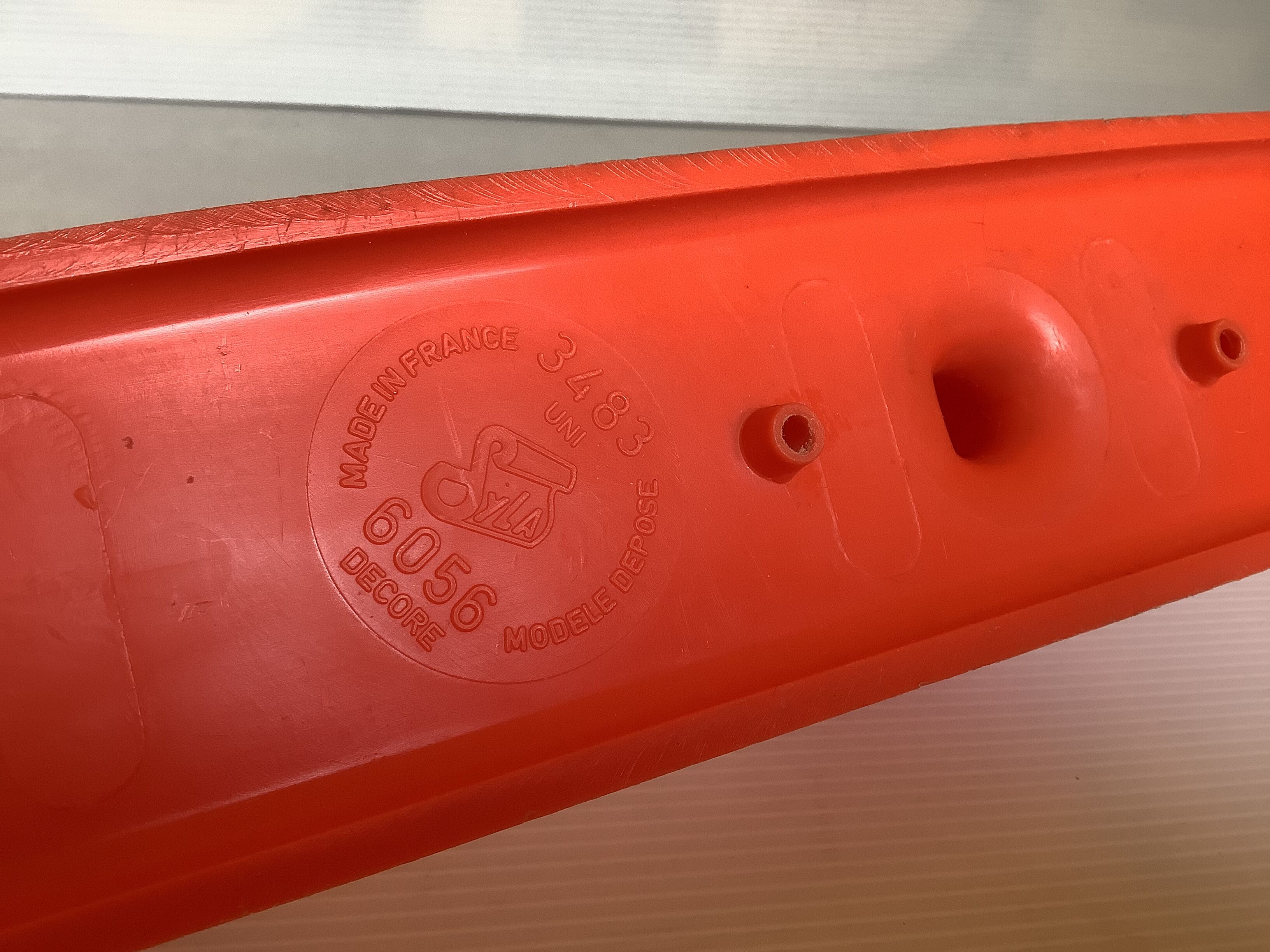 Porte manteau mural orange syla 3 patères année 70