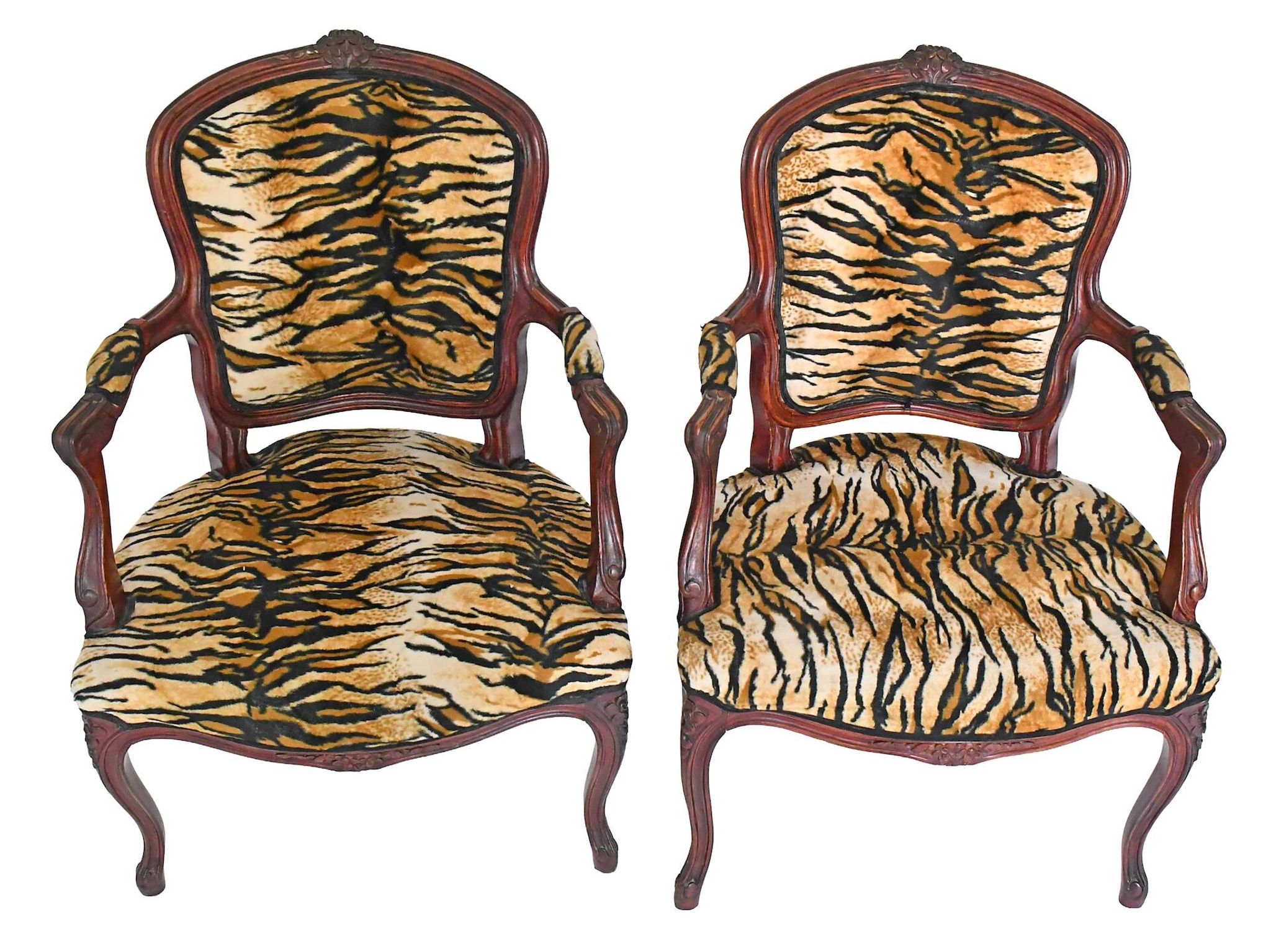 Paire de fauteuils cabriolet de style Louis XV