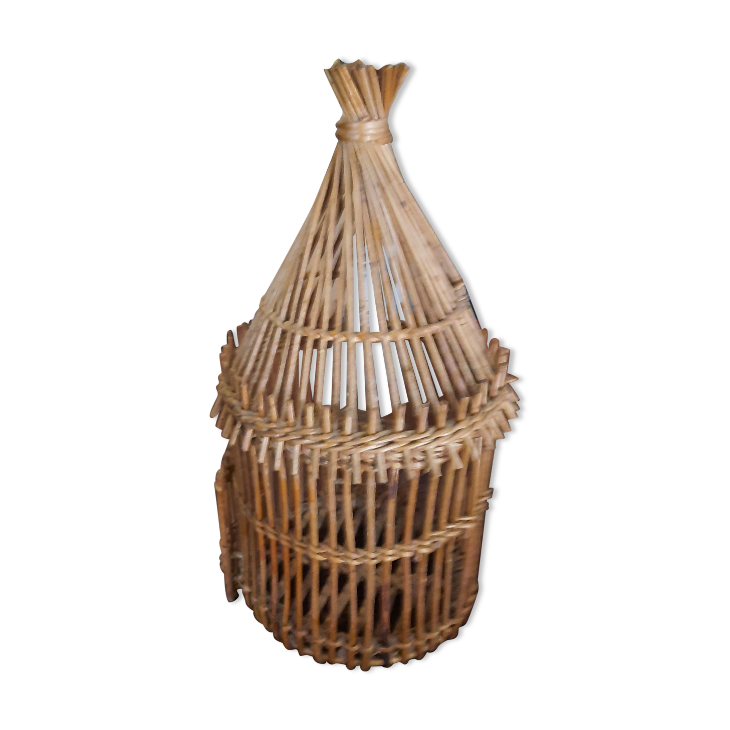 Rattan cage wall lamp