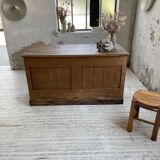 Central island trading counter in walnut