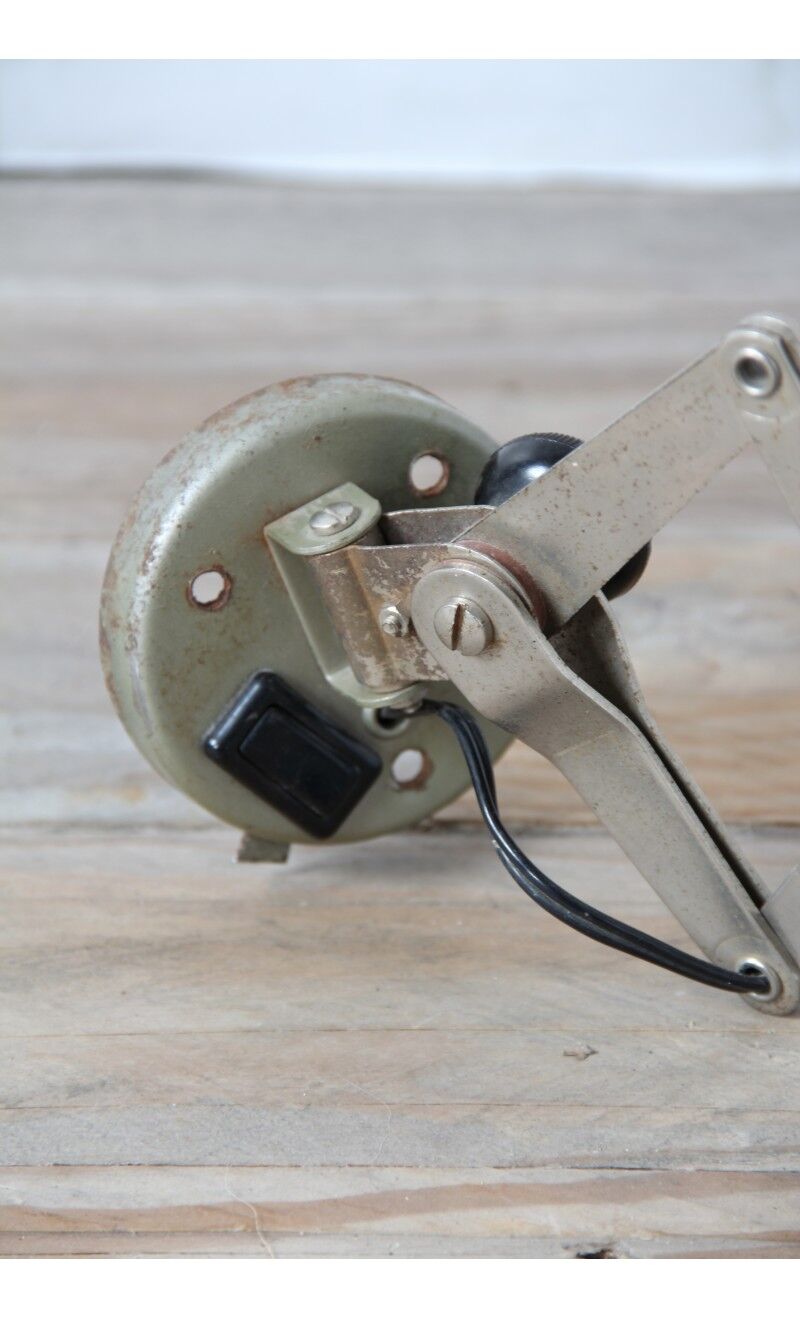 Scissor lamp