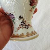 Small porcelain pot hand-painted by Samson Paris, Compagnie d style.