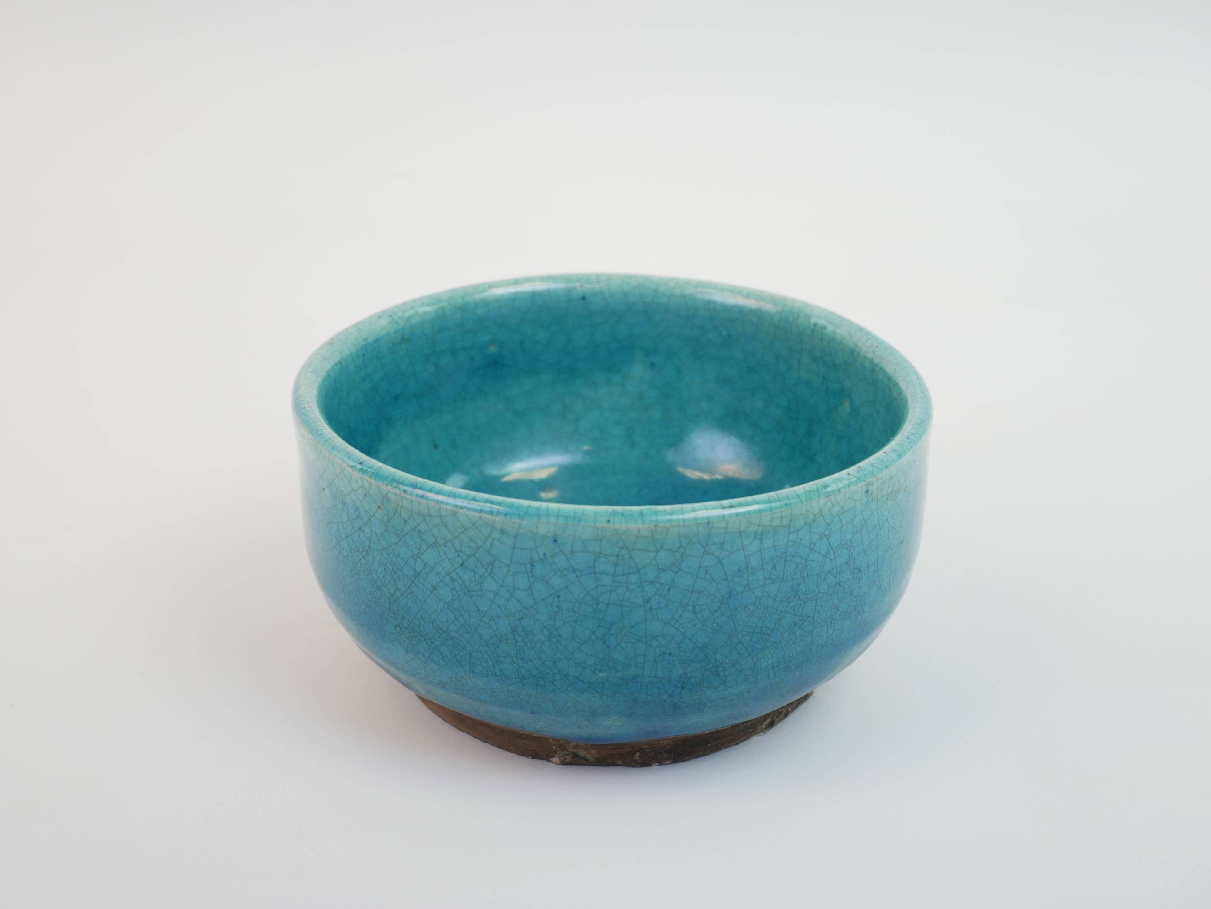 bol en céramique bleu à email craquelé
