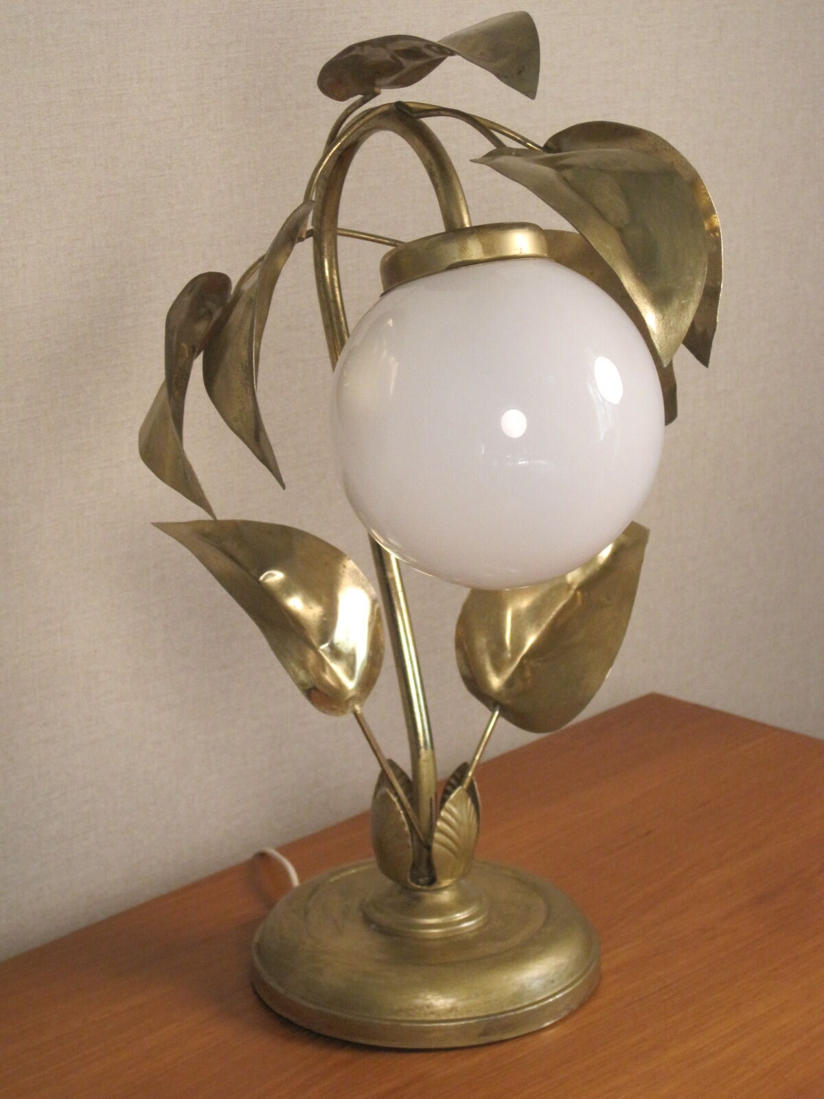 Vintage table lamp sixties Flower and Foliage in gilded metal & Globe opaline