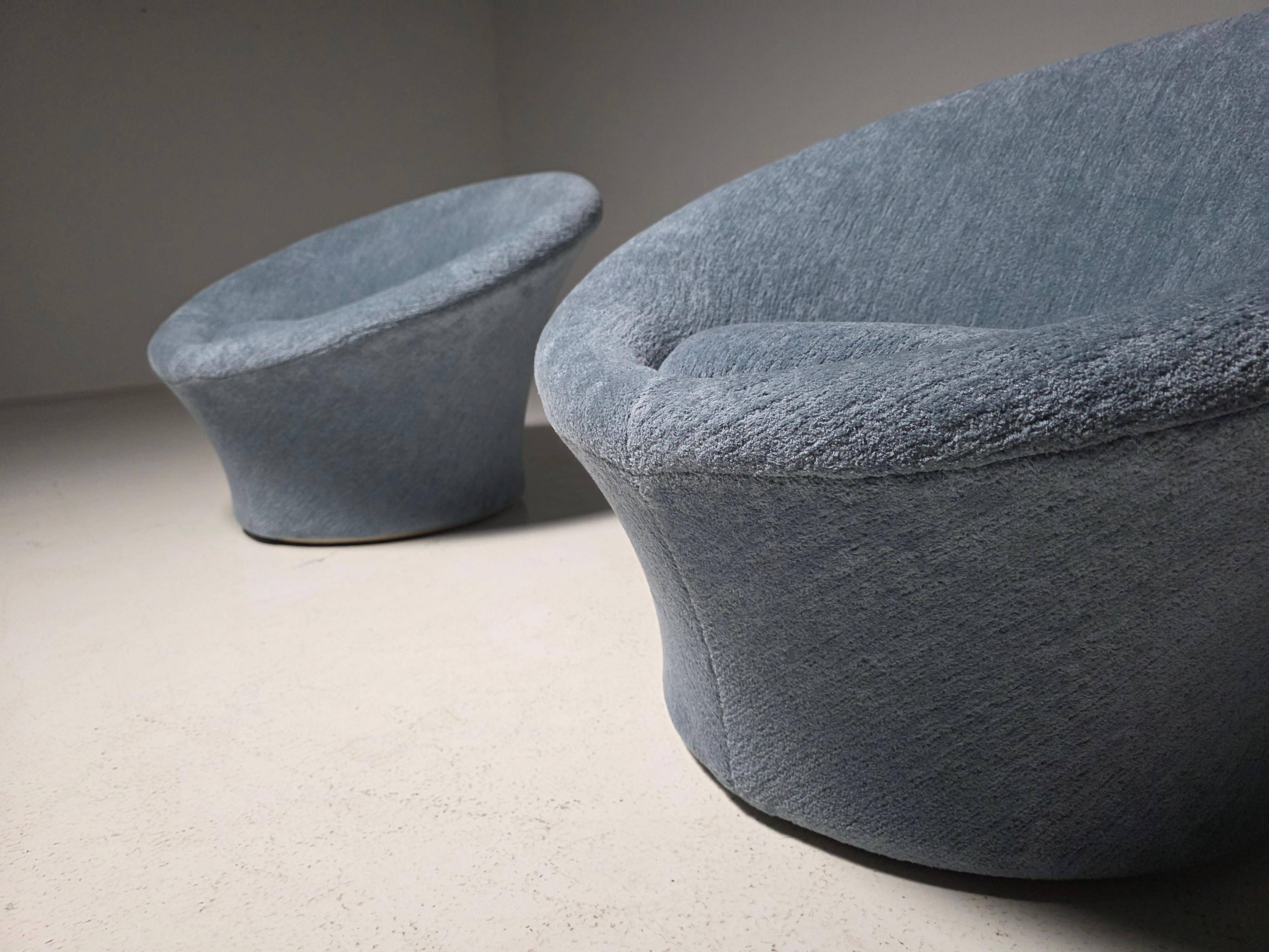 Pair of light blue Mushroom lounge chairs by Pierre Paulin for Artifort, 1960s