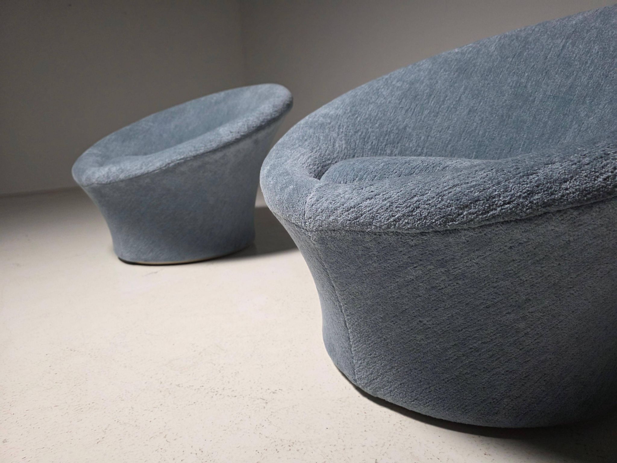 Pair of light blue Mushroom lounge chairs by Pierre Paulin for Artifort, 1960s