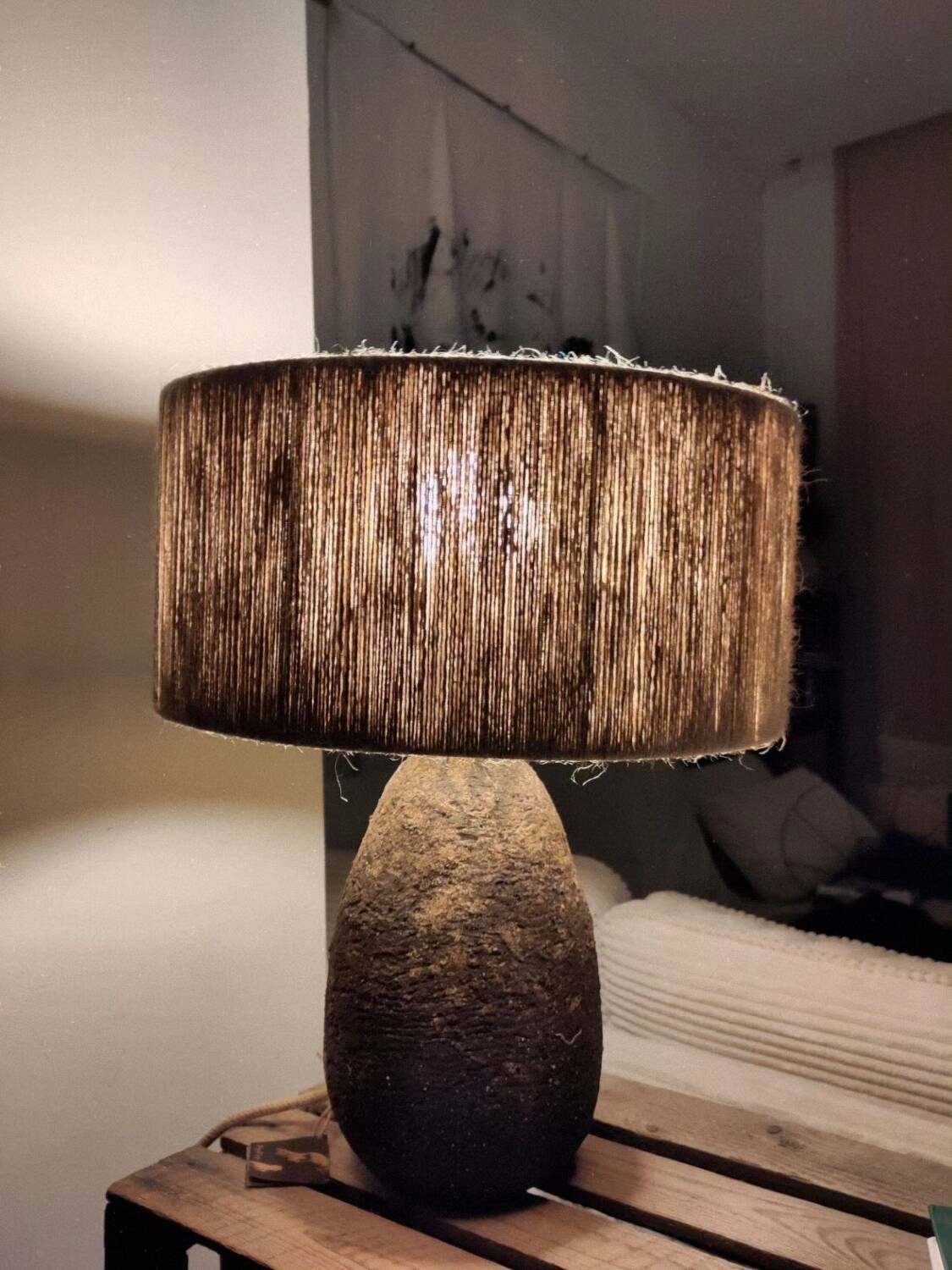 Table lamp in stoneware and natural jute