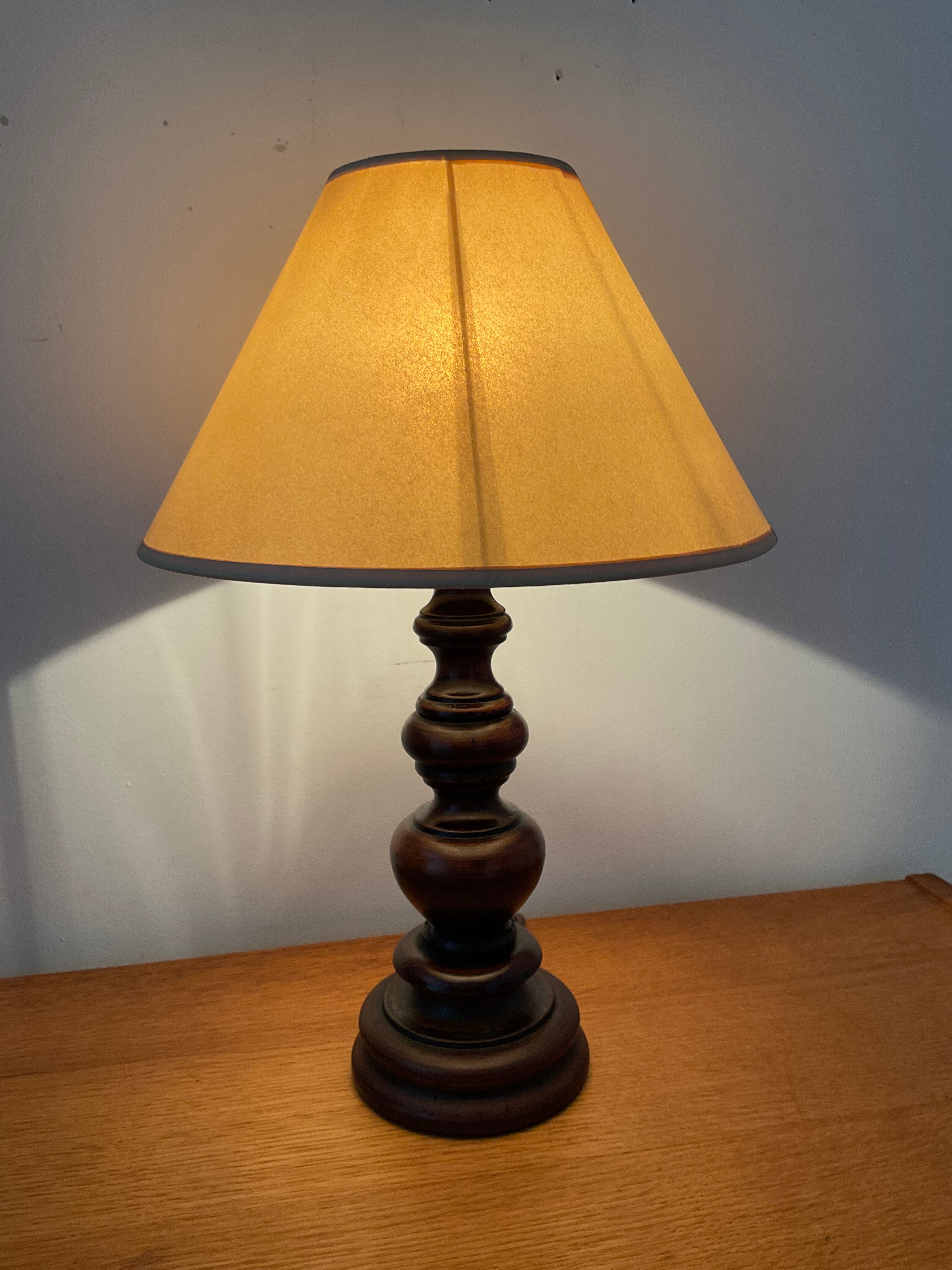 Vintage lamp in turned wood