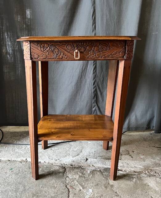 Vintage Art Deco side table / pedestal table