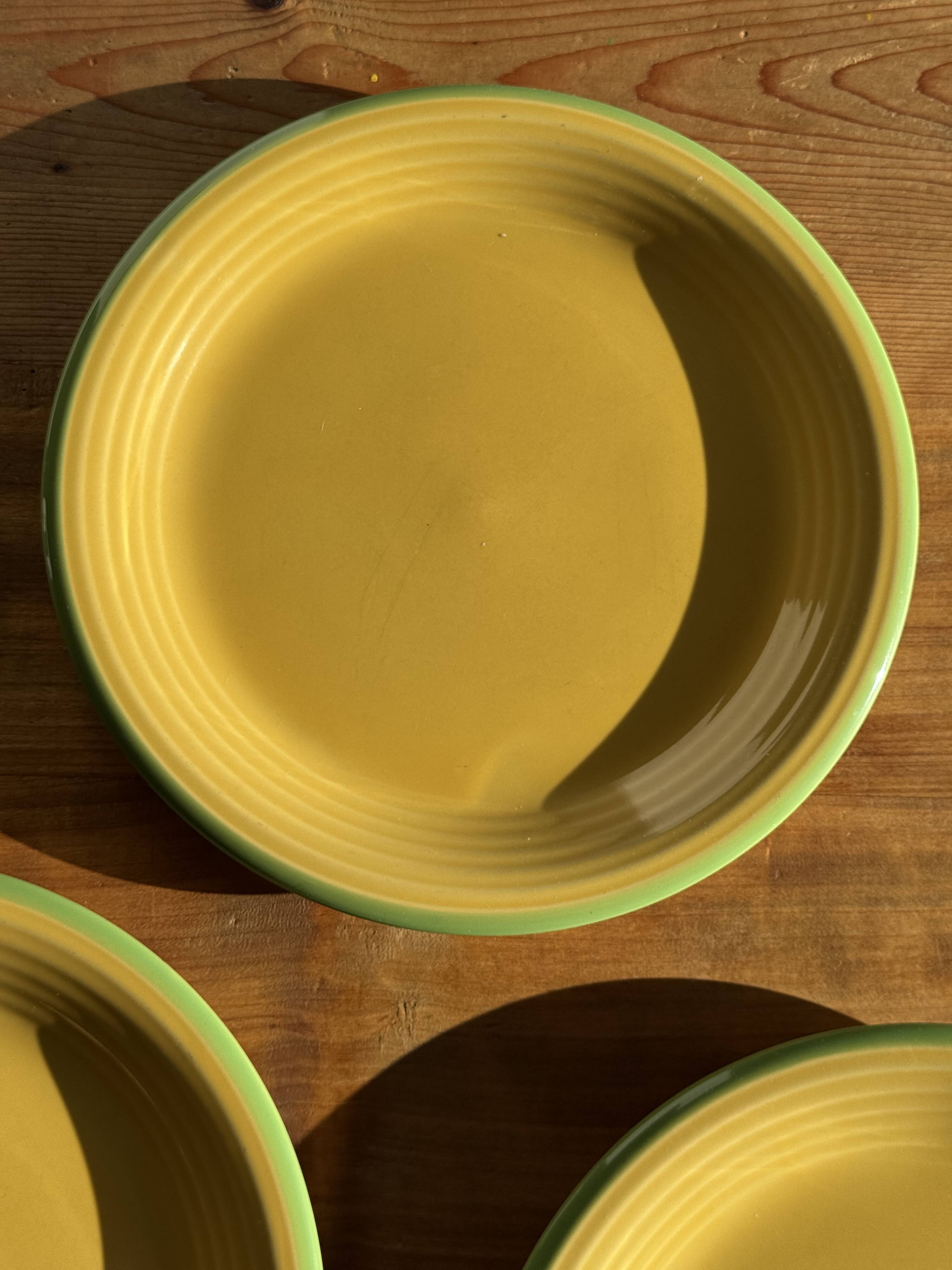 Set of 3 large flat green Italian plates D28.5
