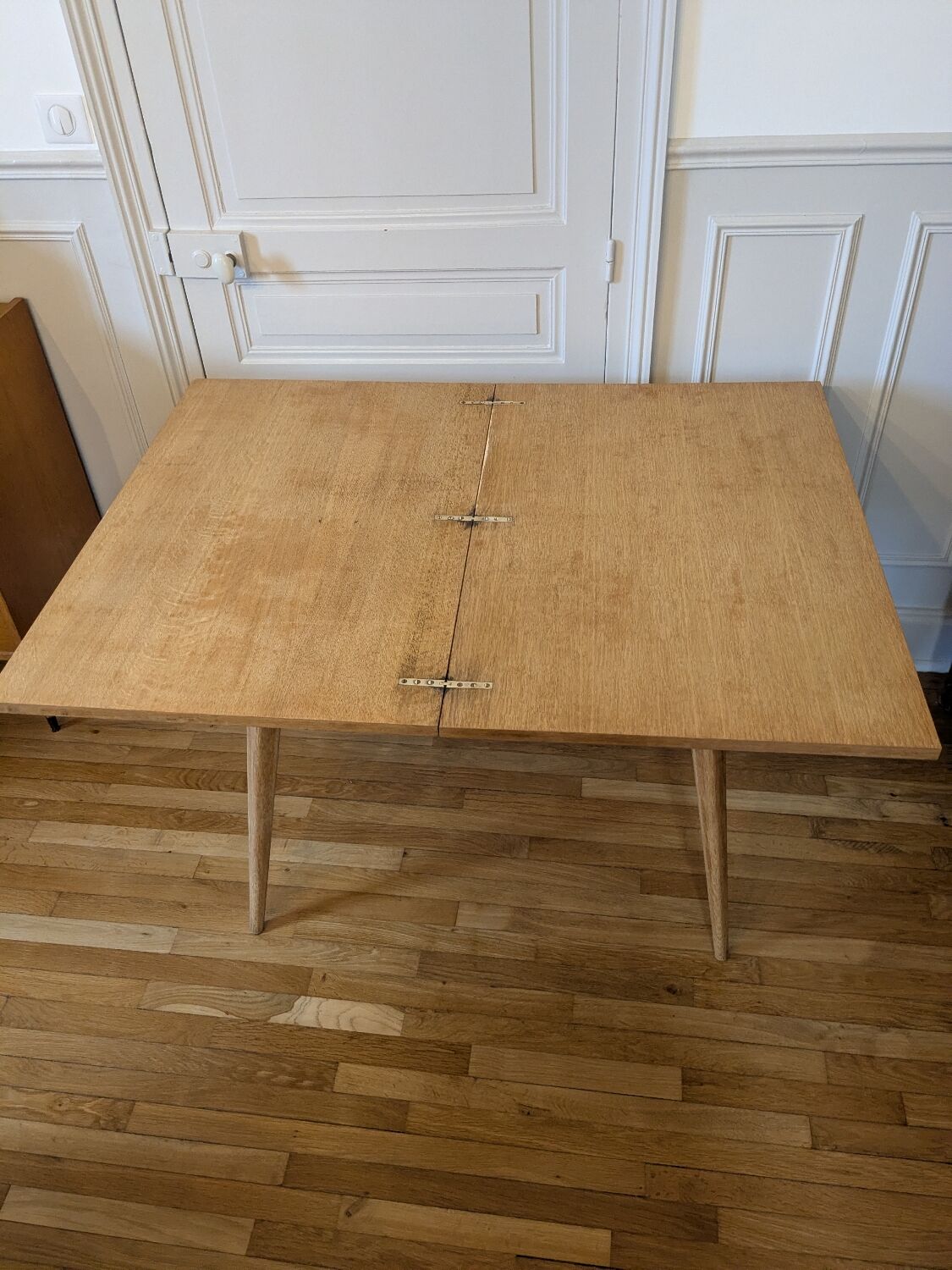 Vintage extendable table
