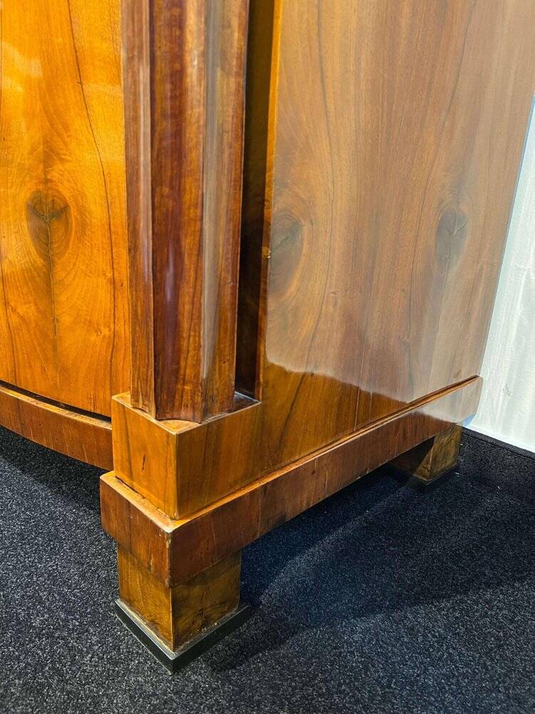 Biedermeier Armoire, Walnut Veneer, Full Columns, Austria/Vienna around 1825