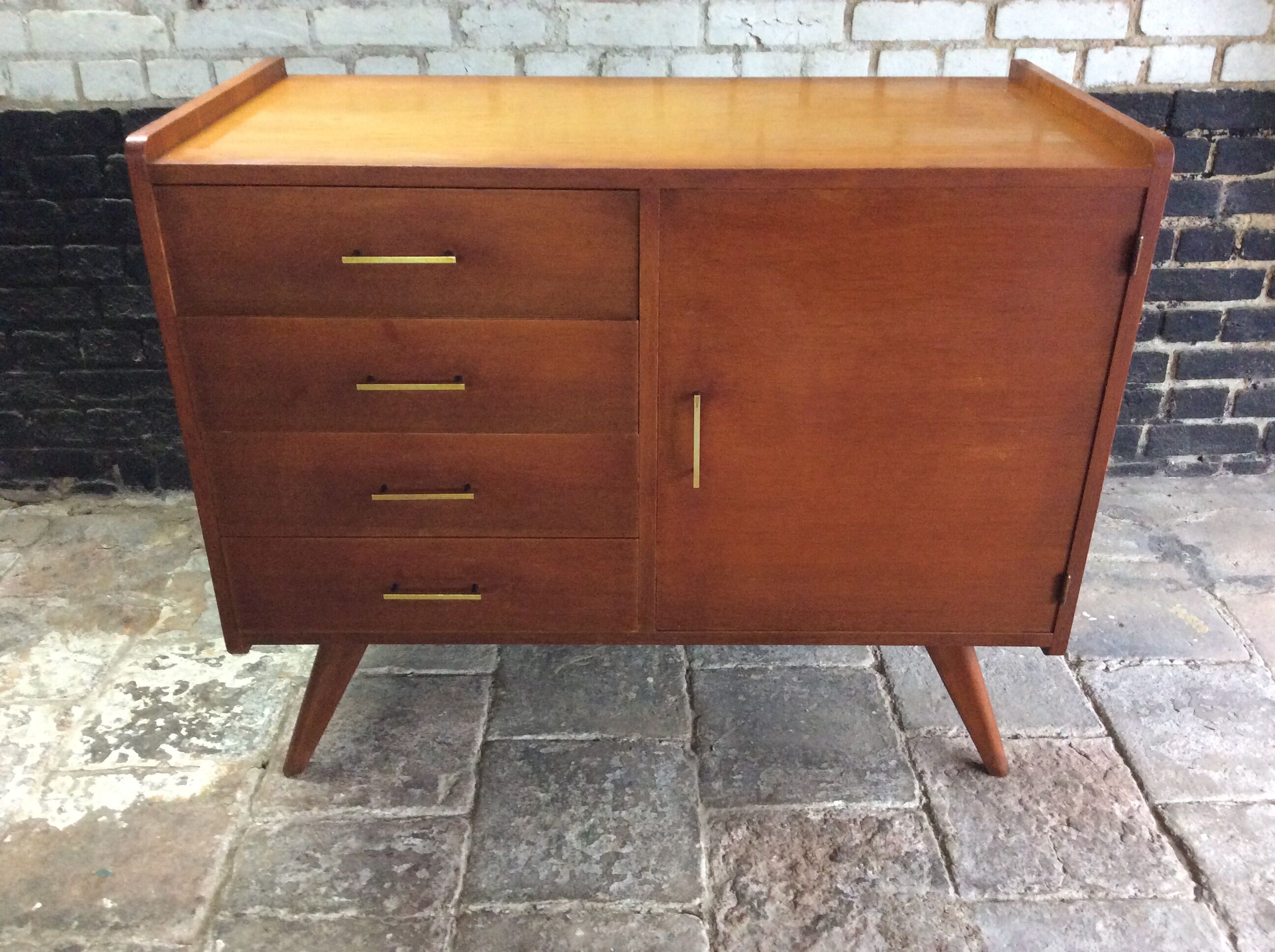 Commode vintage