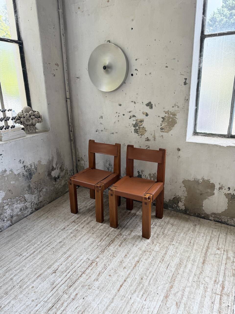 Paire de chaises Pierre Chapo S11