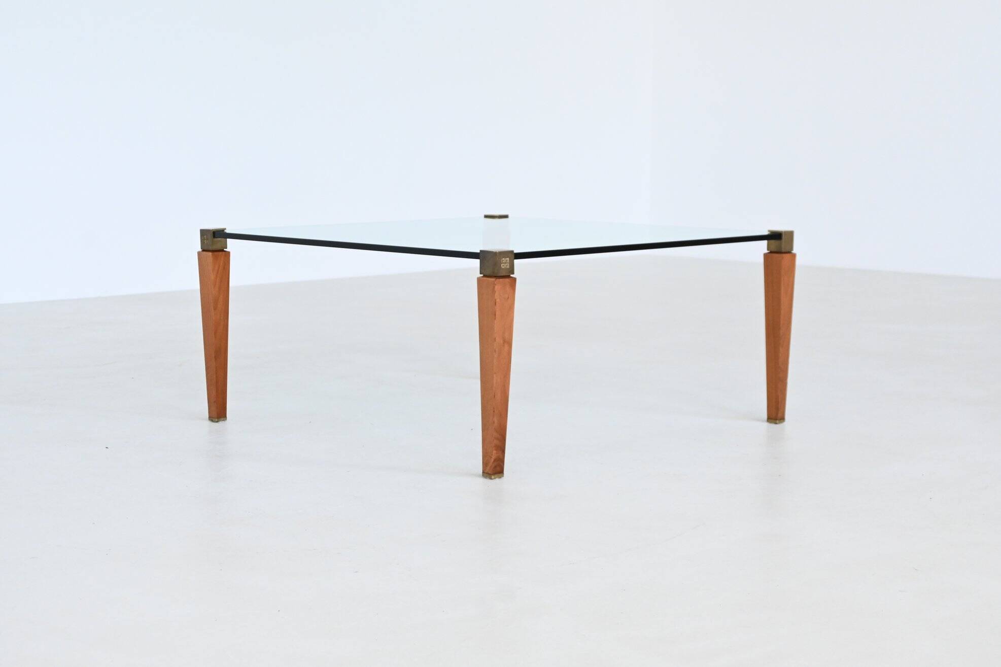 Table basse carrée Peter Ghyczy en laiton et verre, Pays-Bas, 1970