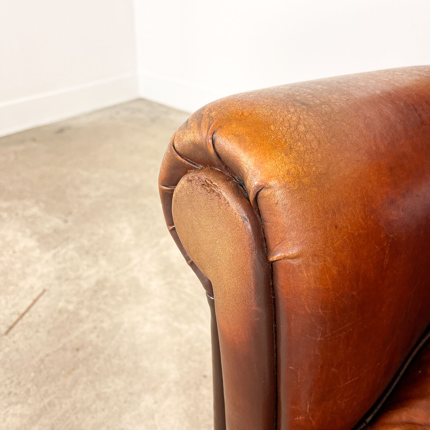 Vintage sheep leather wingback armchair zuna